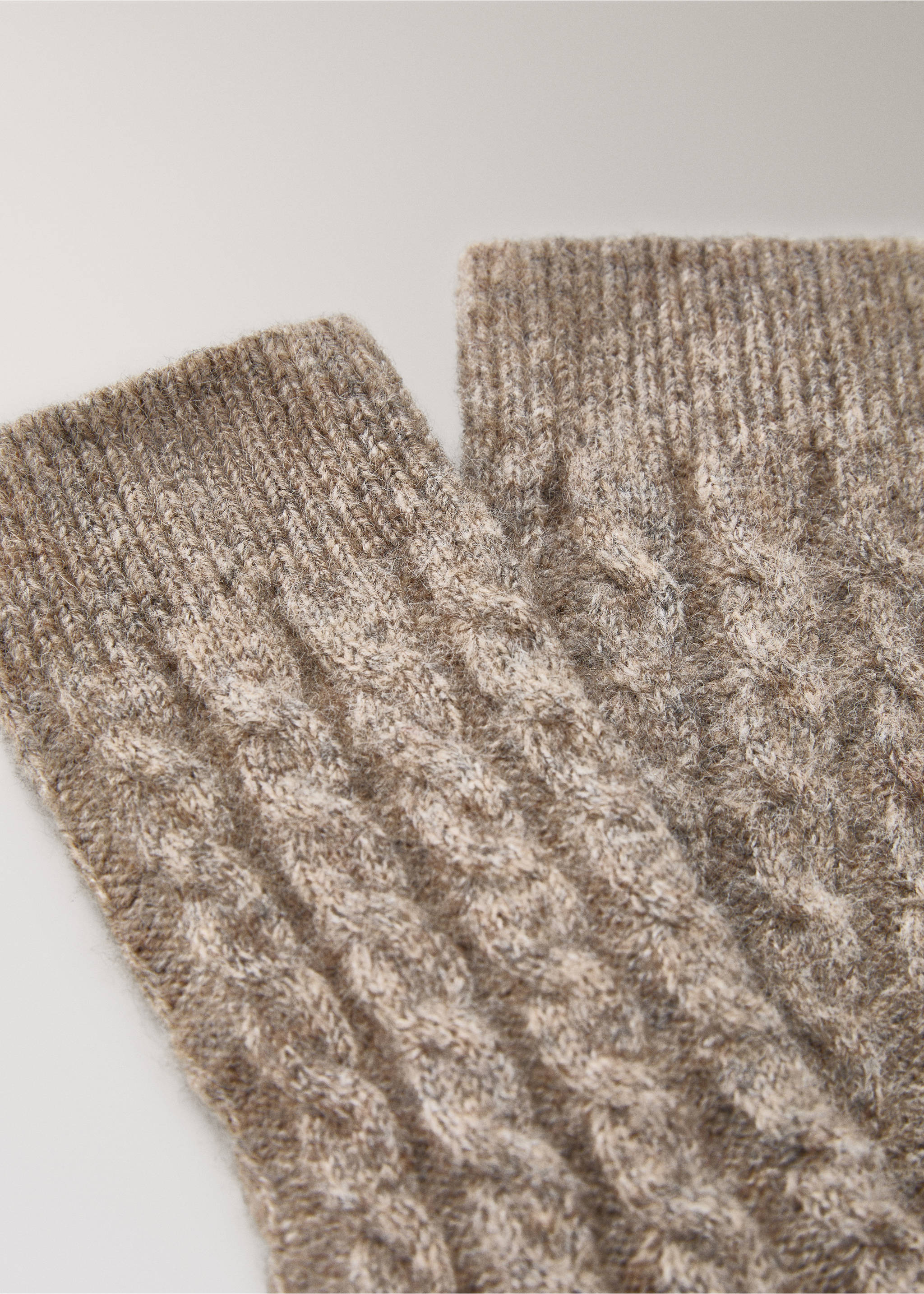 Chunky-knitted braided socks - Details of the article 1, Brown. Ref: 37083319-00.