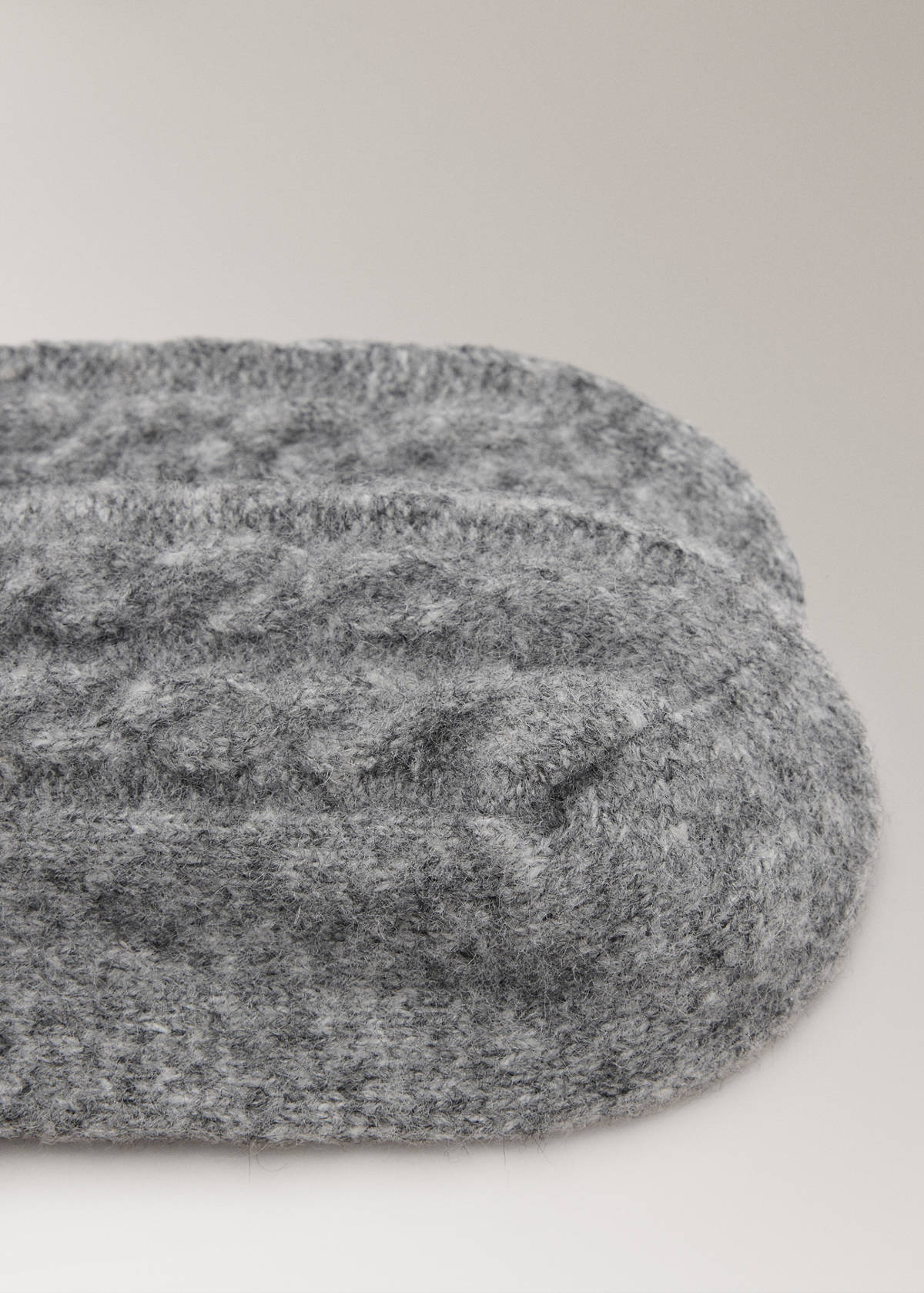 Chunky-knitted braided socks — Grey