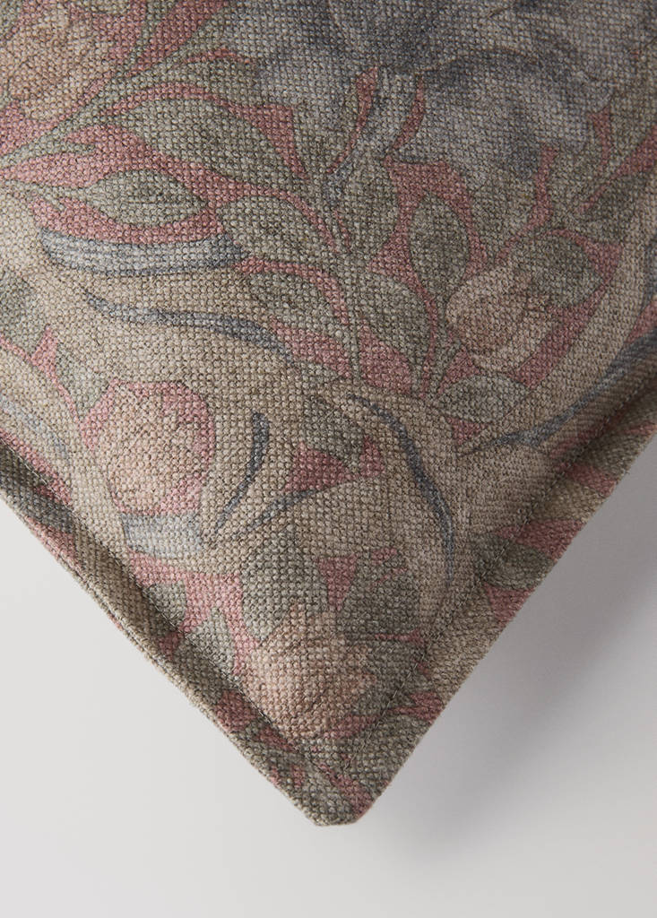 Floral print 100% linen cushion cover 50x50 cm — Pink