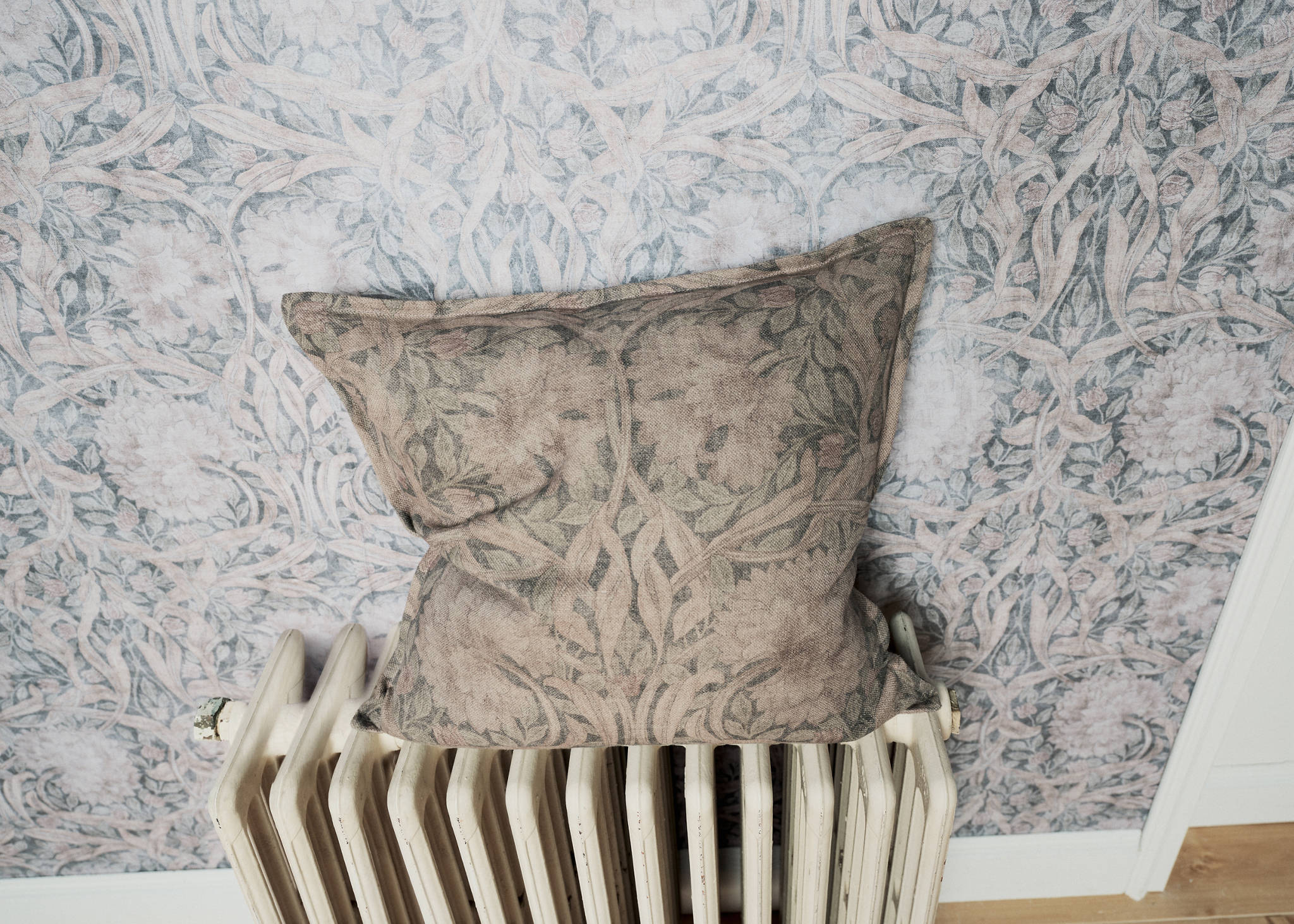 Floral print 100% linen cushion cover 50x50 cm - Panoramic plane