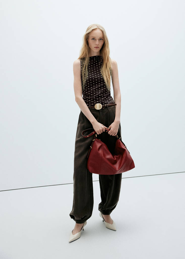 Fitted polka dot top — Brown