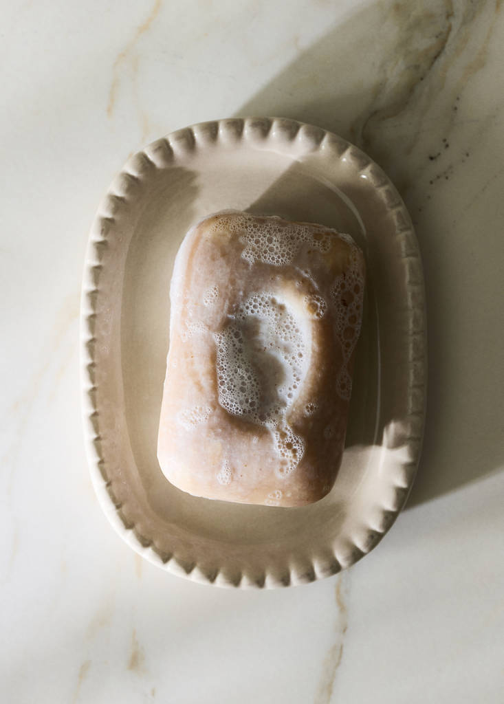 Oval earthenware soap dish — Beige