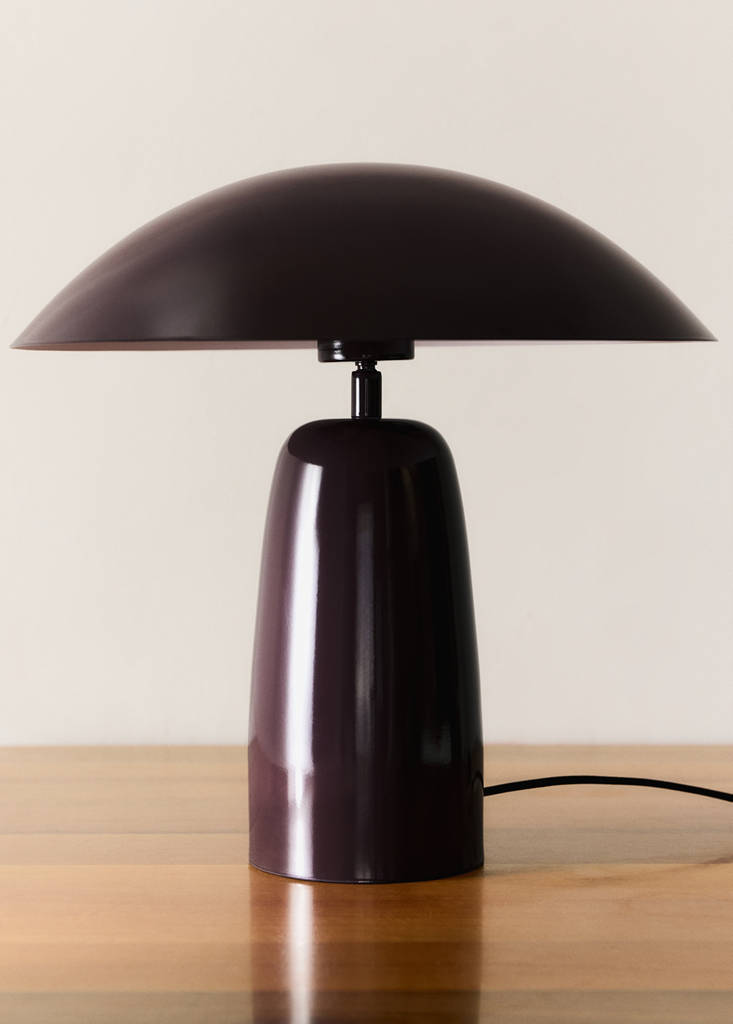 Table lamp with metal shade — Burgundy