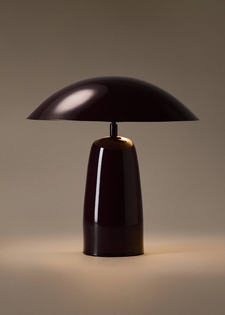 Table lamp with metal shade — Burgundy