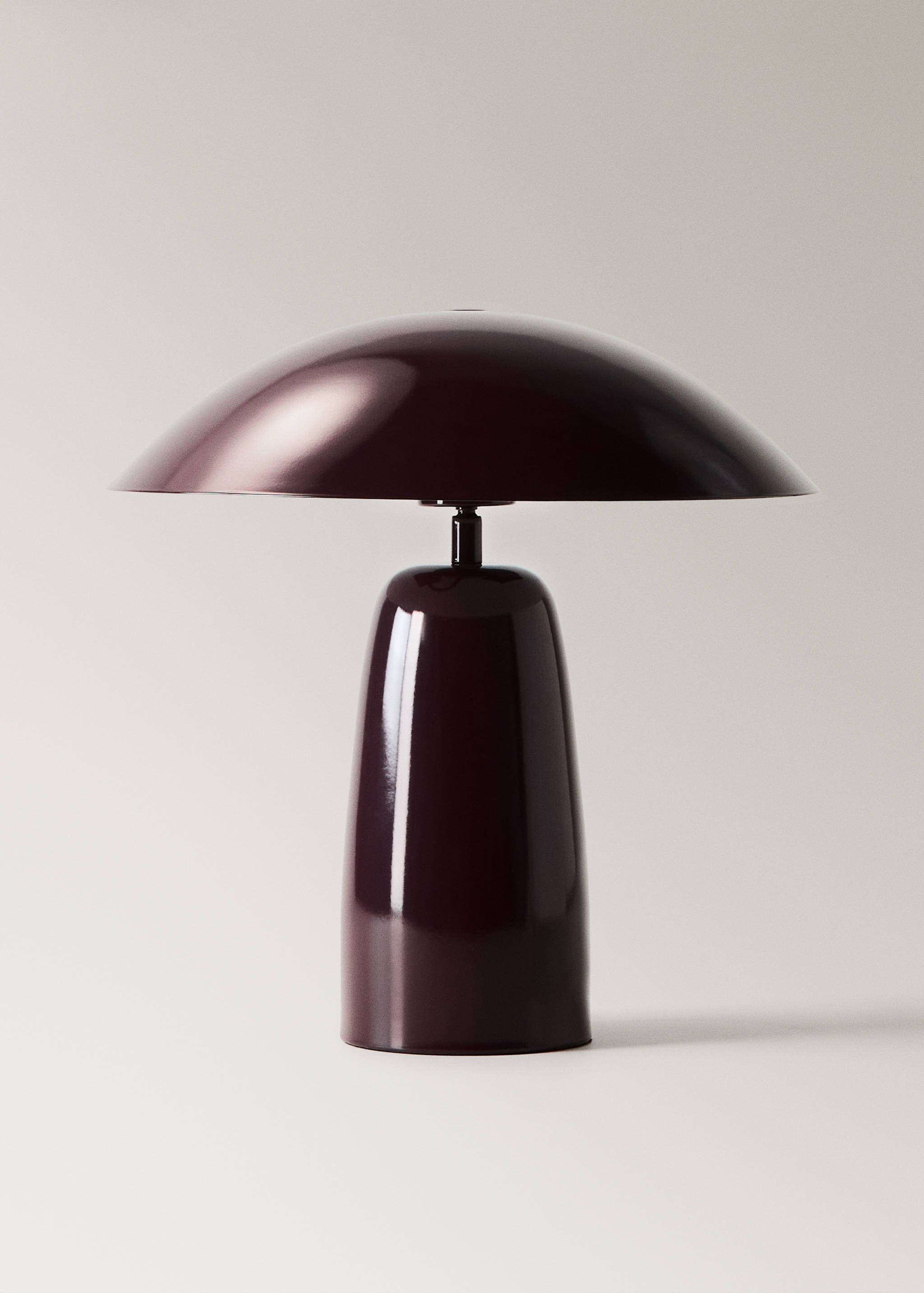 Table lamp with metal shade - Article without model