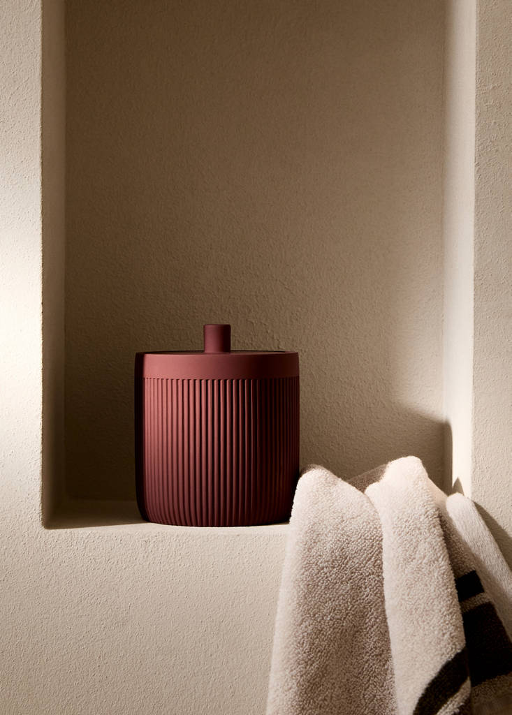 Striped resin bathroom canister — Maroon