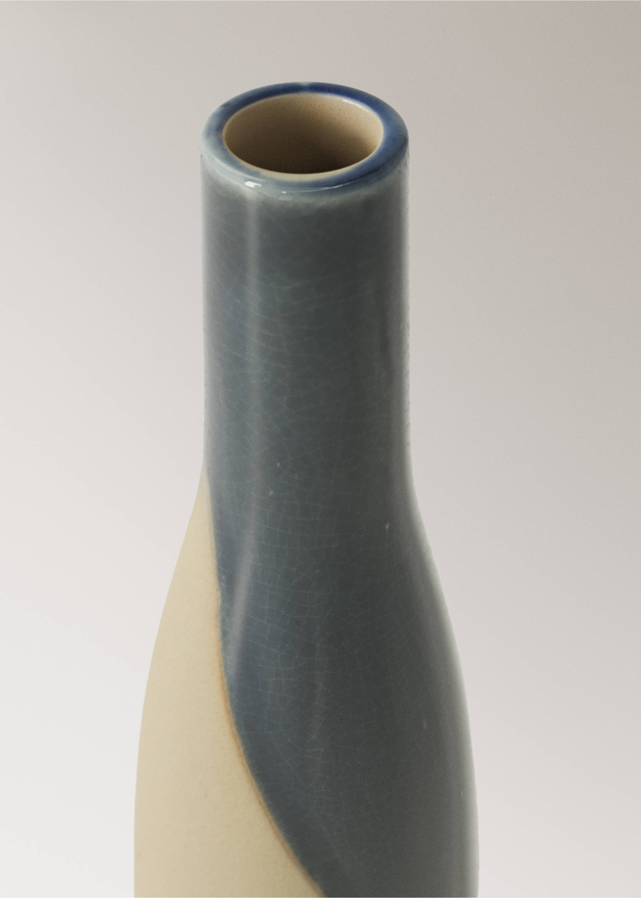Two-tone 100% stoneware vase - Details of the article 1, Blue. Ref: 37083861-00.