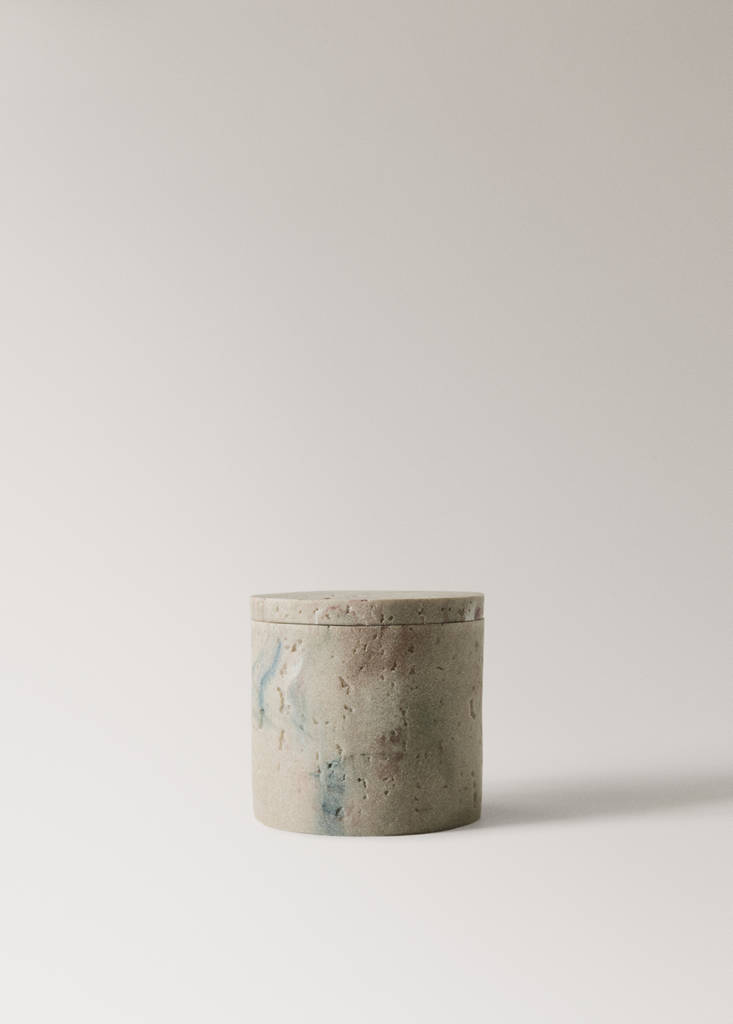 Small travertine-effect resin bathroom jar — Sand
