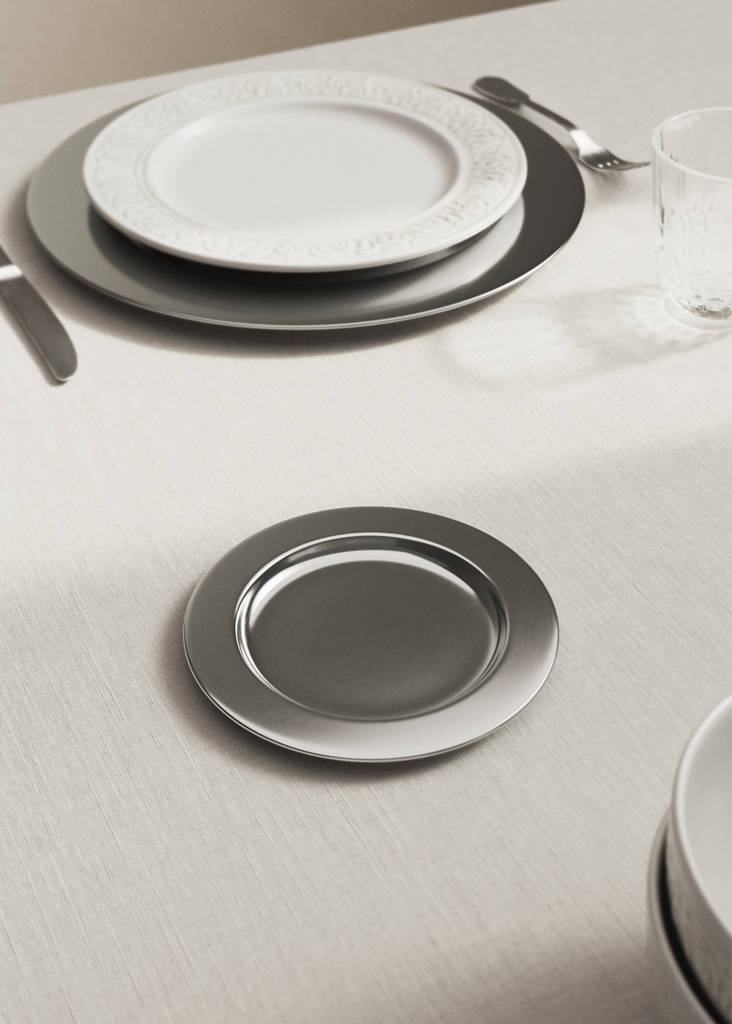 Matte stainless steel bread plate — Silver