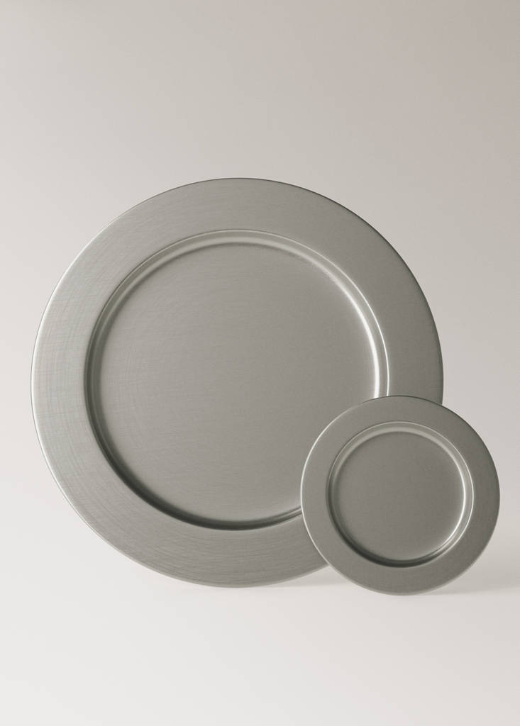 Matte stainless steel bread plate — Silver