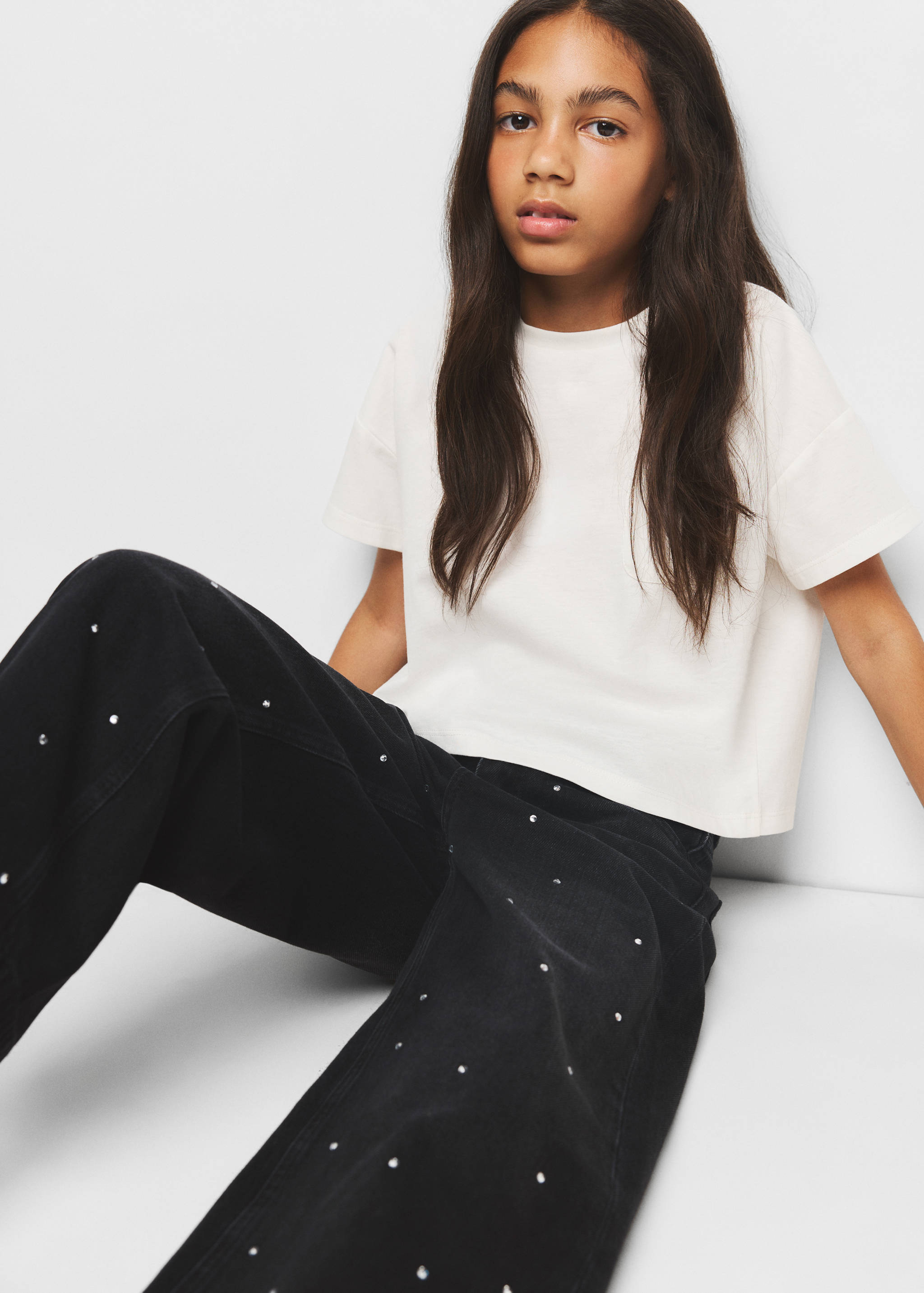Jean large à strass - Plan moyen