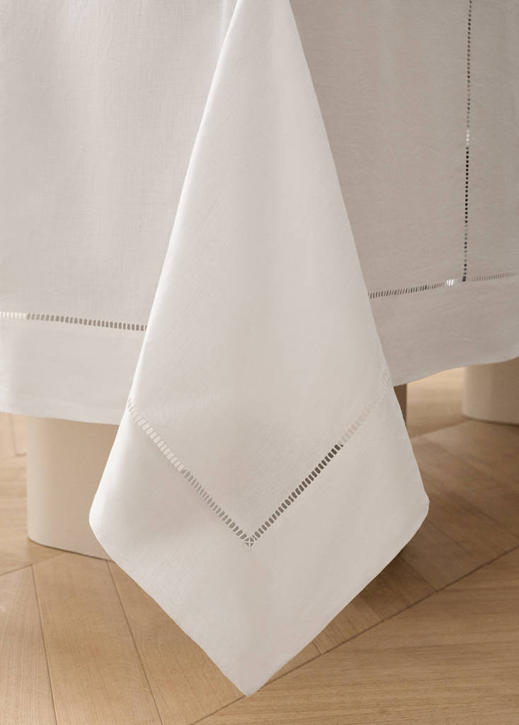 Linen hemstitch tablecloth for 8 to 10 guests — White