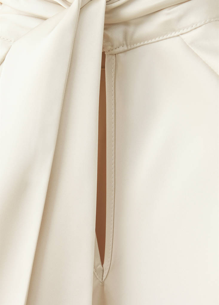 Satin dress with bow — Ecru