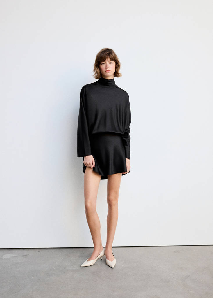 Satin dress with bow — Black
