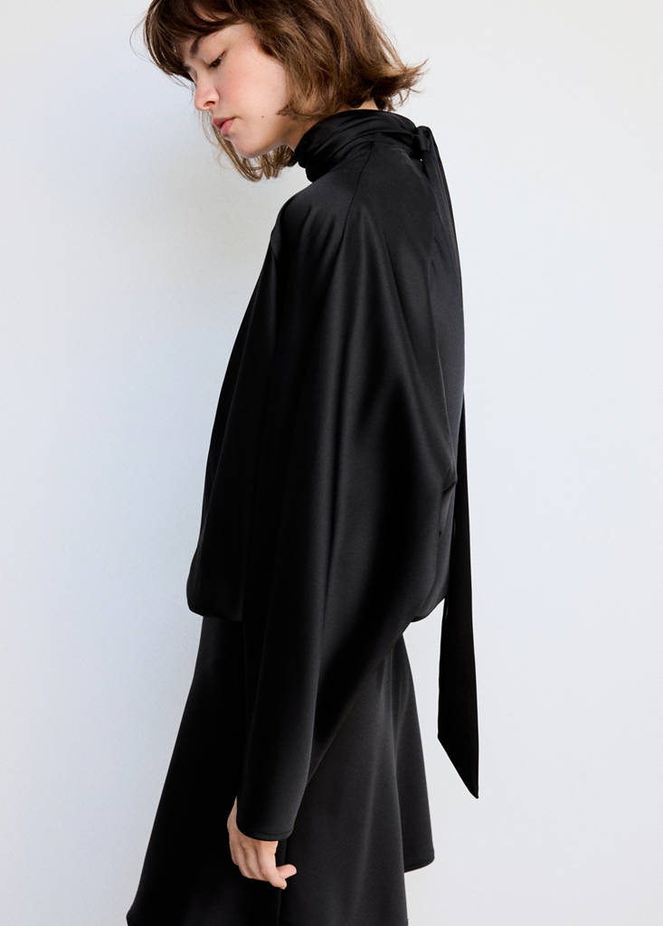 Satin dress with bow — Black
