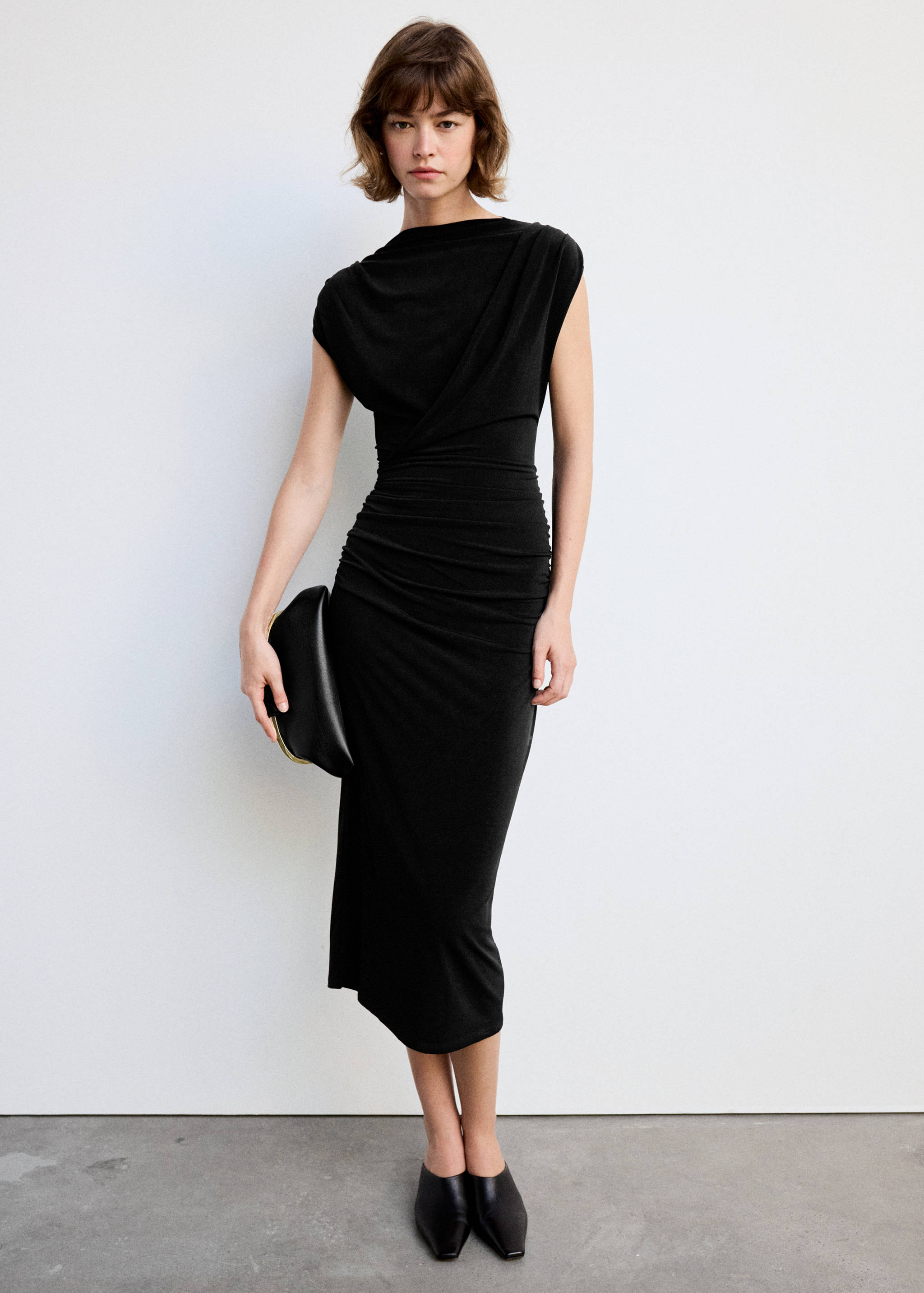 Vestido midi drapeado - Plano general