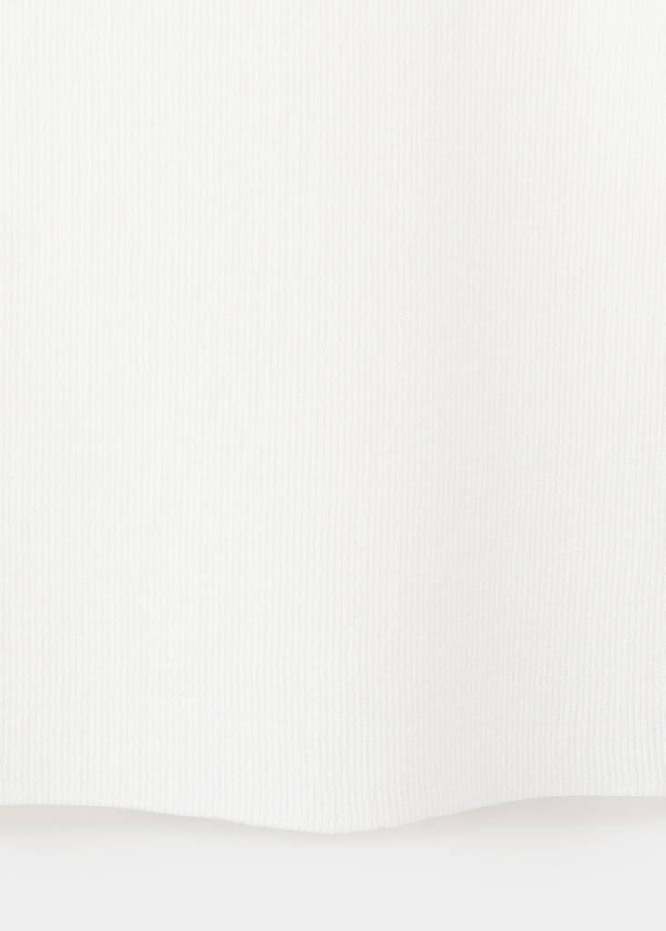 Fine knit V-neck top — White