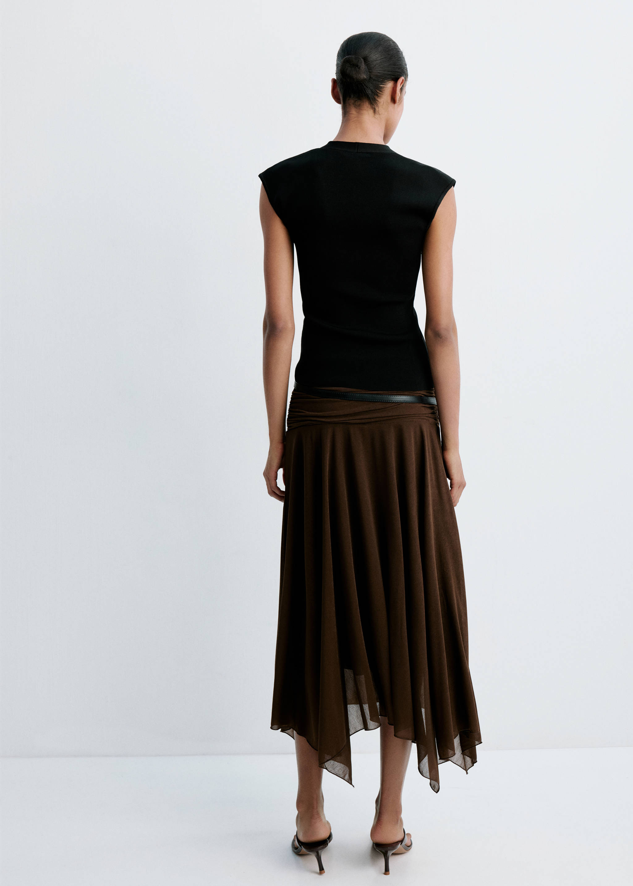 Fine-knit V-neck top - Reverse of the article