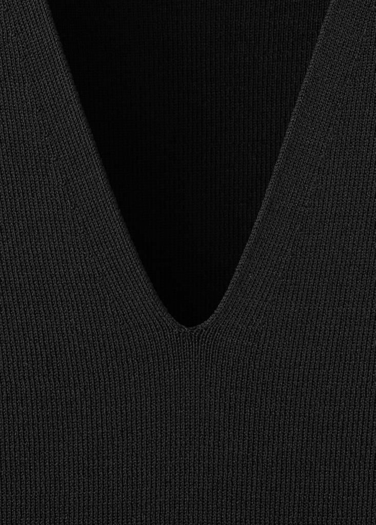 Fine knit V-neck top — Black
