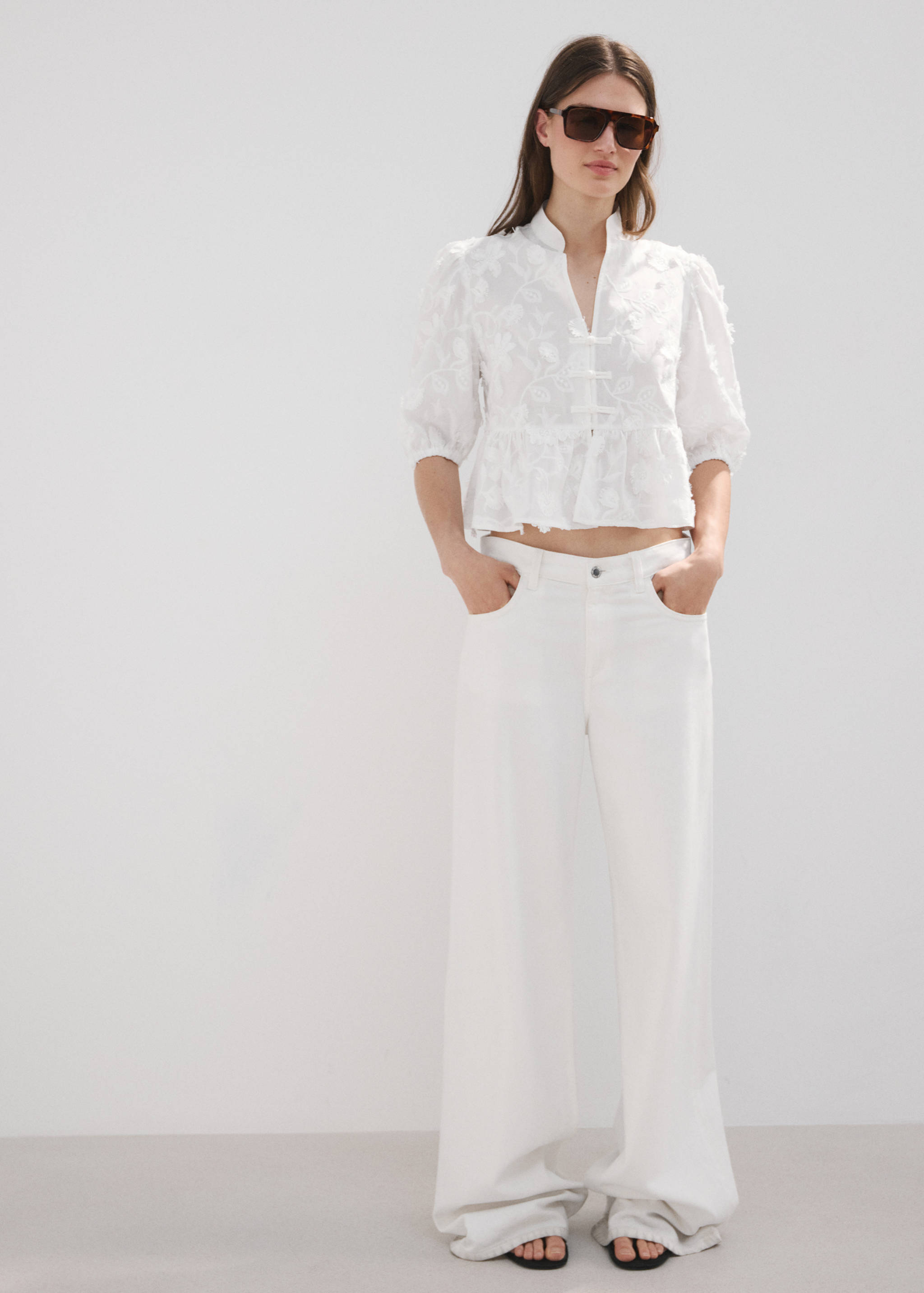 Blouse brodée manches bouffantes - Plan général