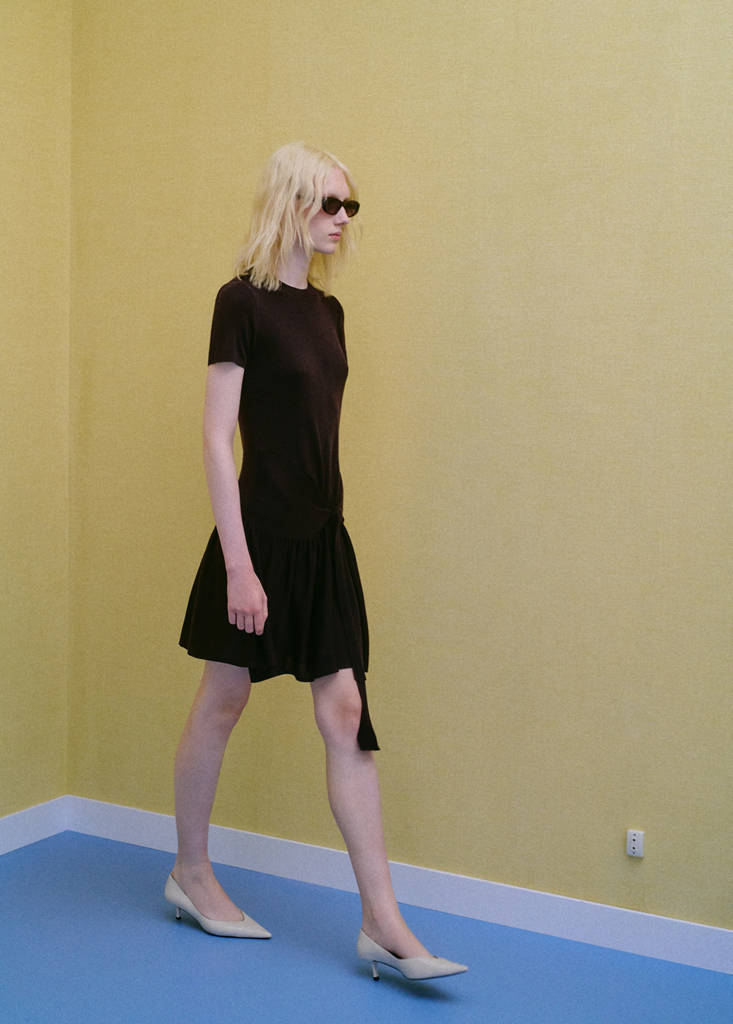 Ribbed lyocell dress with bow detail — Chocolate