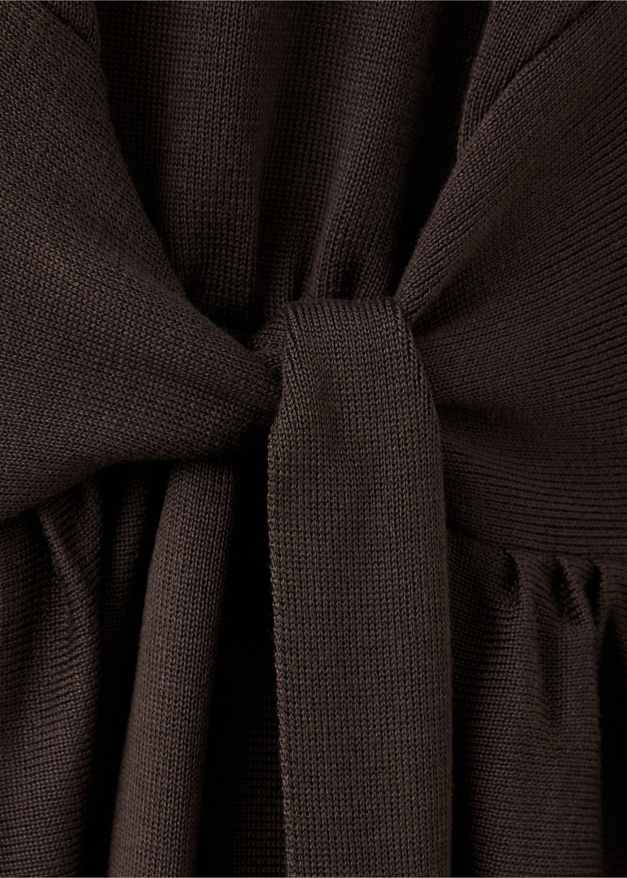 Ribbed knitted A-line dress - Details of the article 8, Chocolate. Ref: 37084079-00.