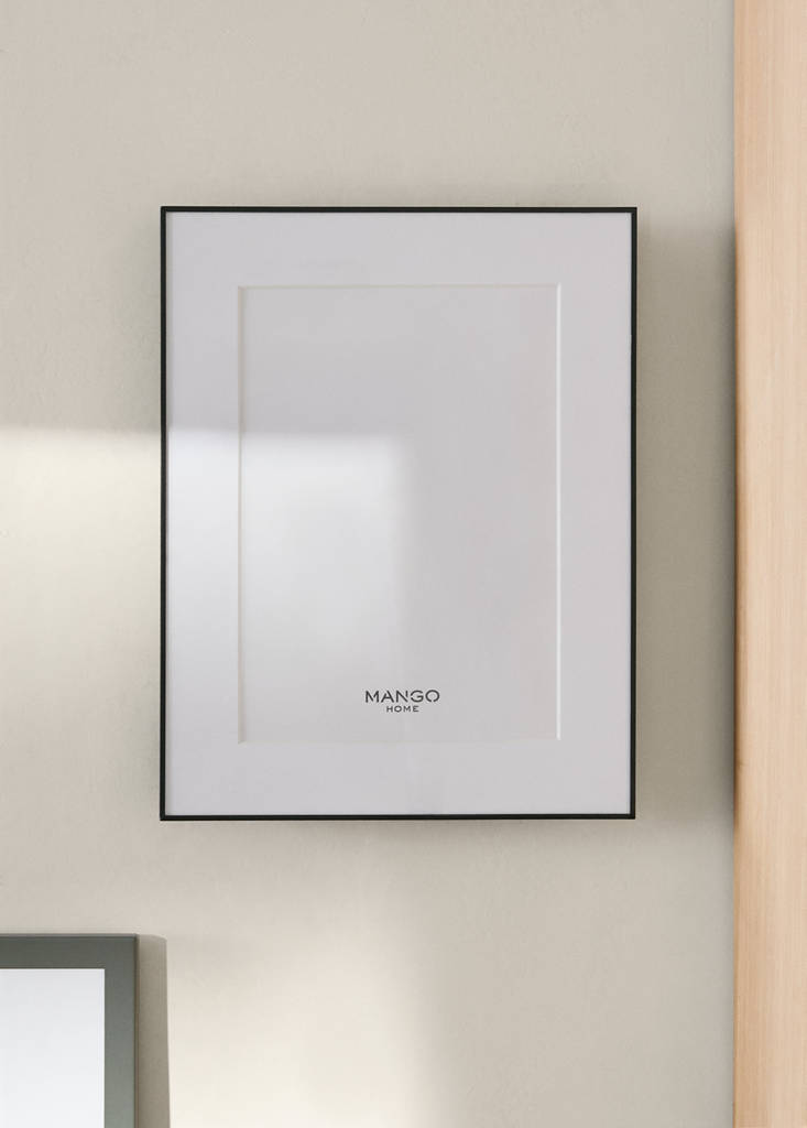 Medium metal profile frame — Black