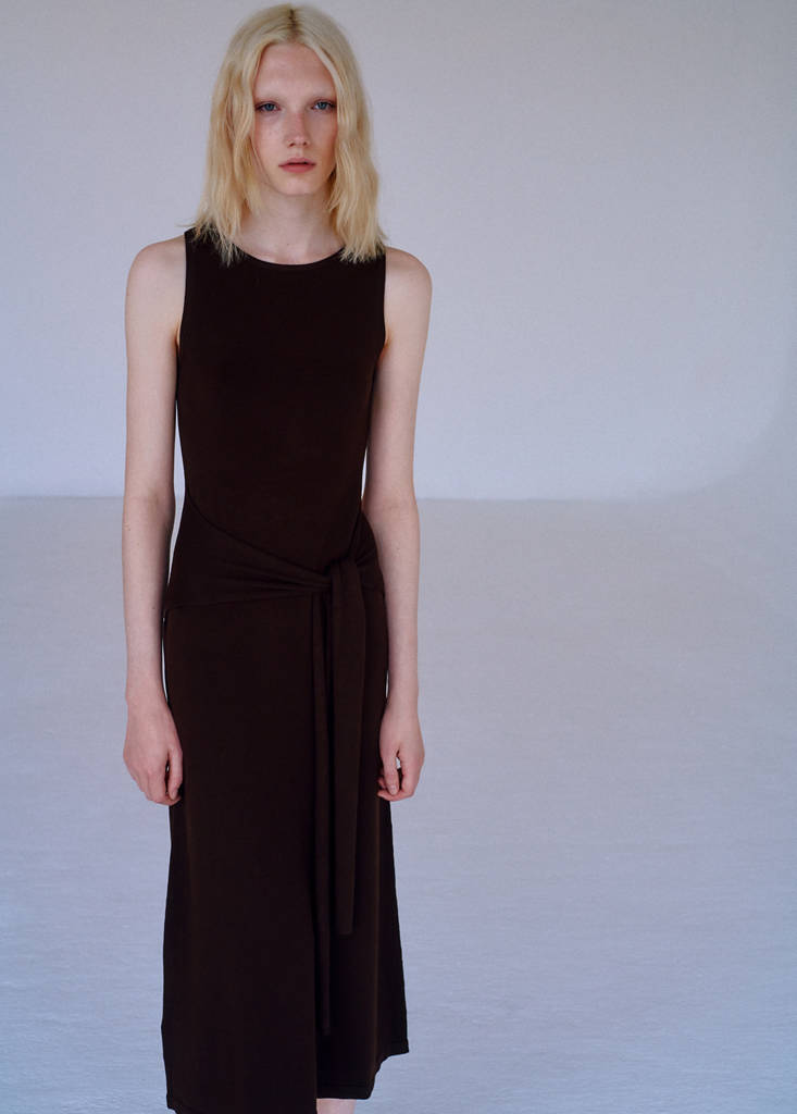 Tie-detail knitted dress — Brown