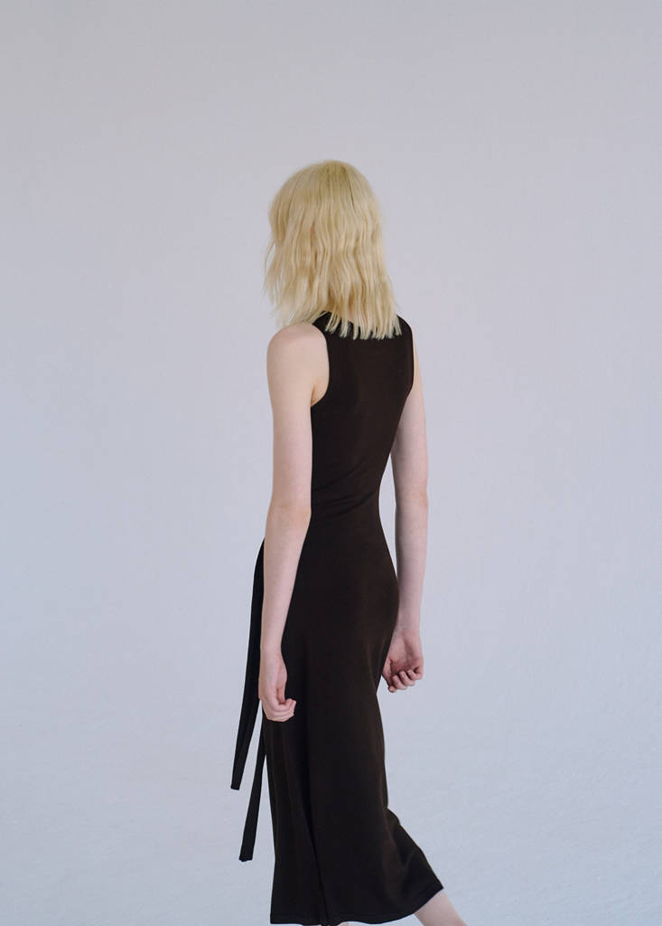 Tie-detail knitted dress — Brown