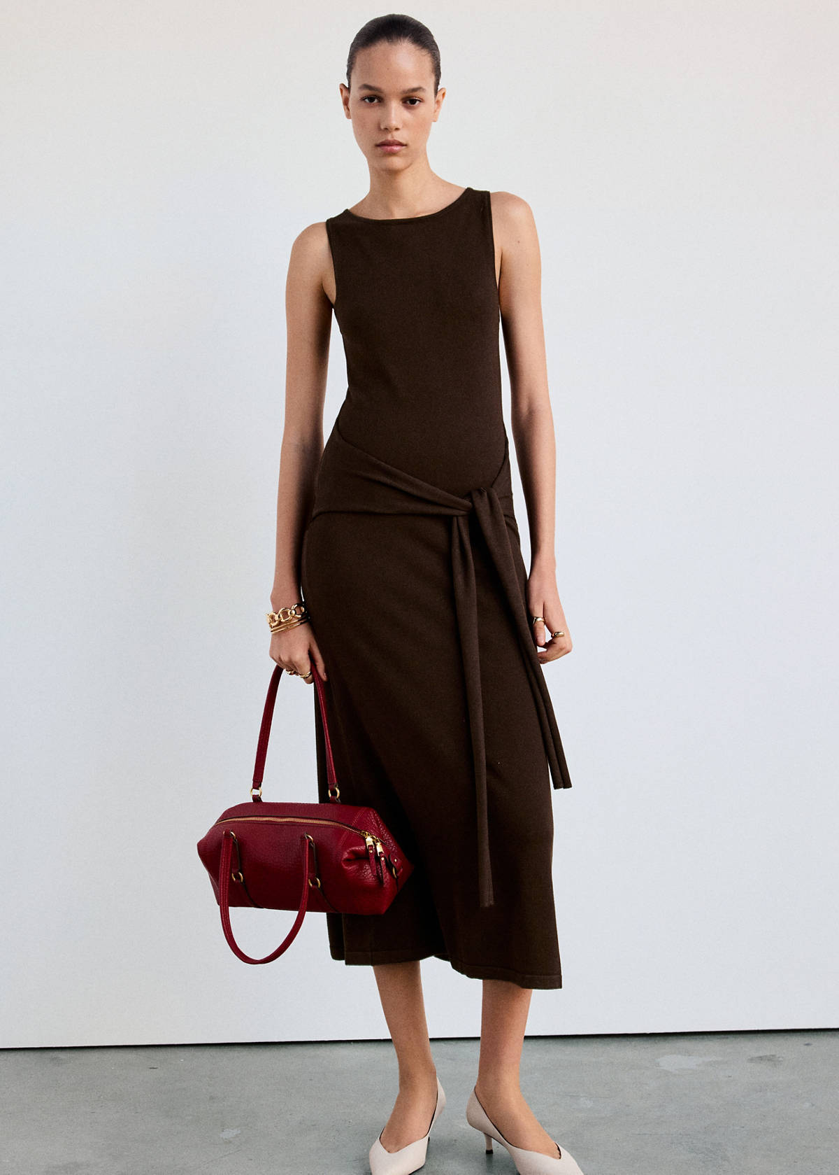 Tie-detail knitted dress — Brown