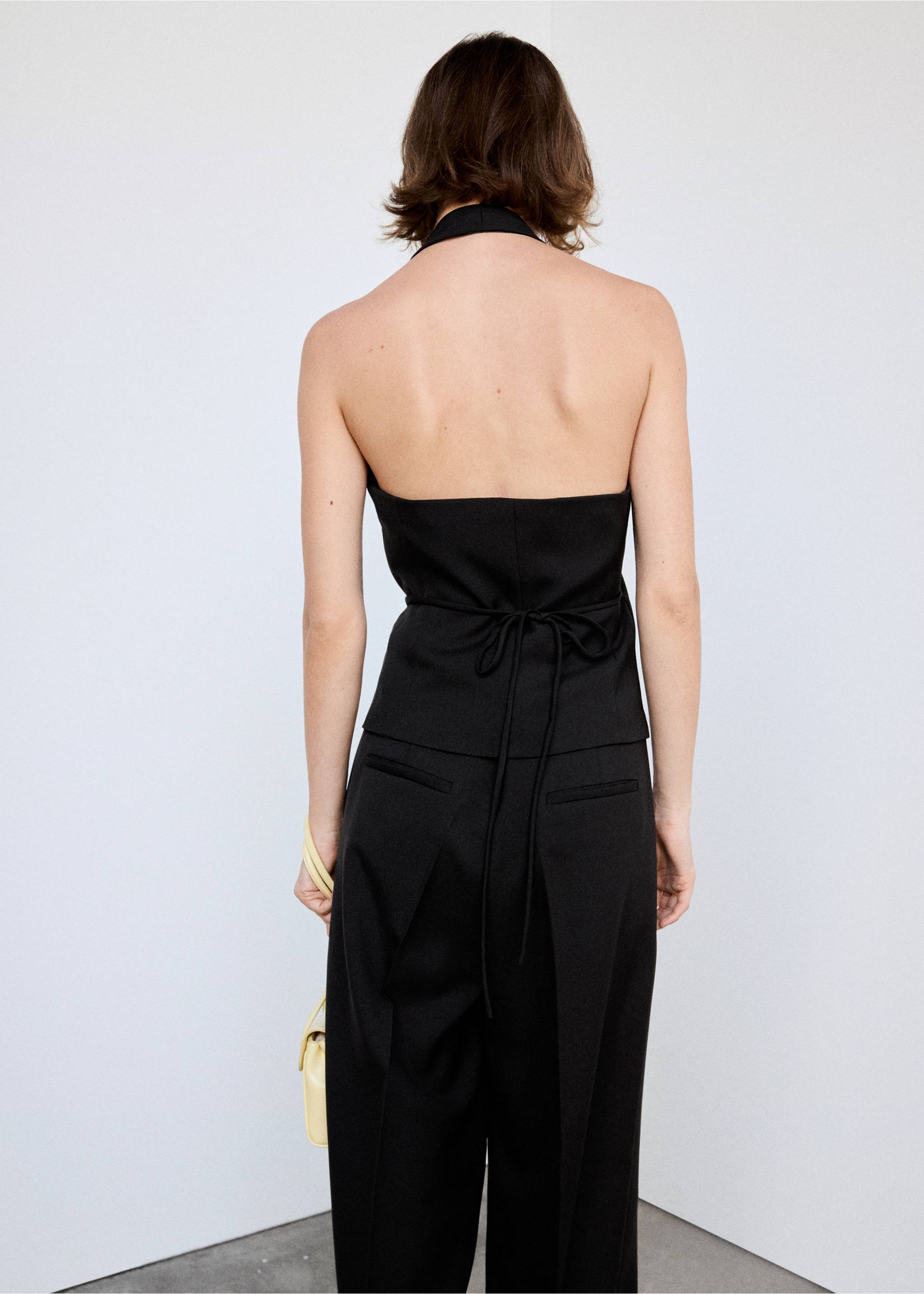 Crossed halter gilet - Reverse of the article, Black. Ref: 37084084-01.
