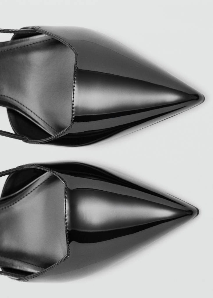 Patent leather pointed toe court shoe — Black