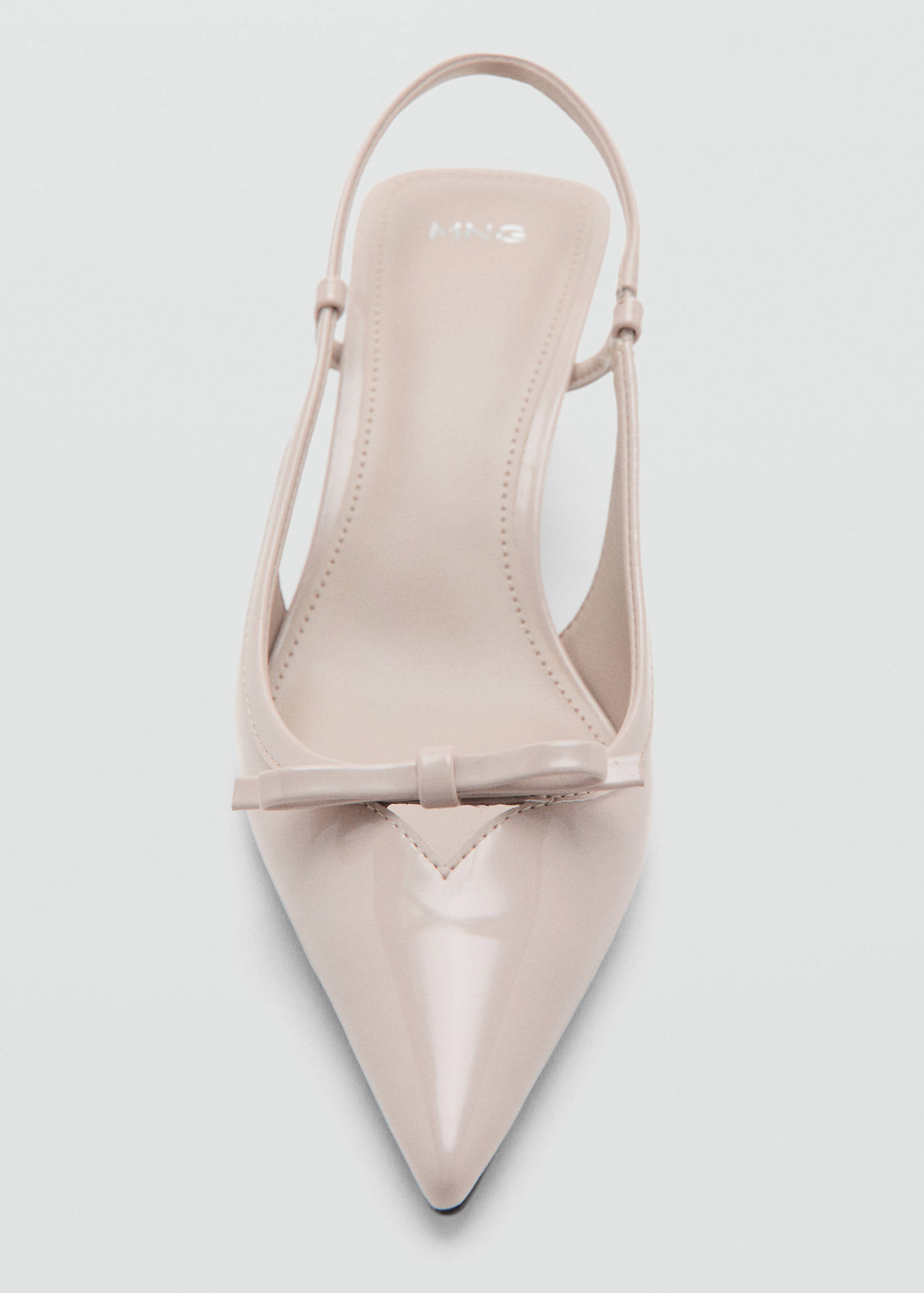 High-heeled shoes with pointed toe and bow - Details of the article 3