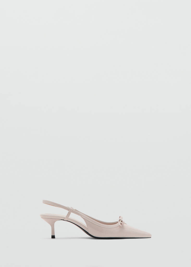 High-heeled shoes with pointed toe and bow — Ecru