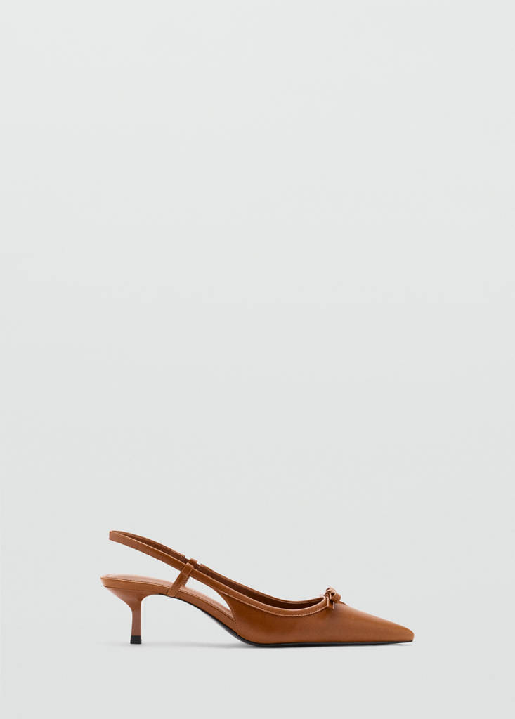 High-heeled shoes with pointed toe and bow — Cognac