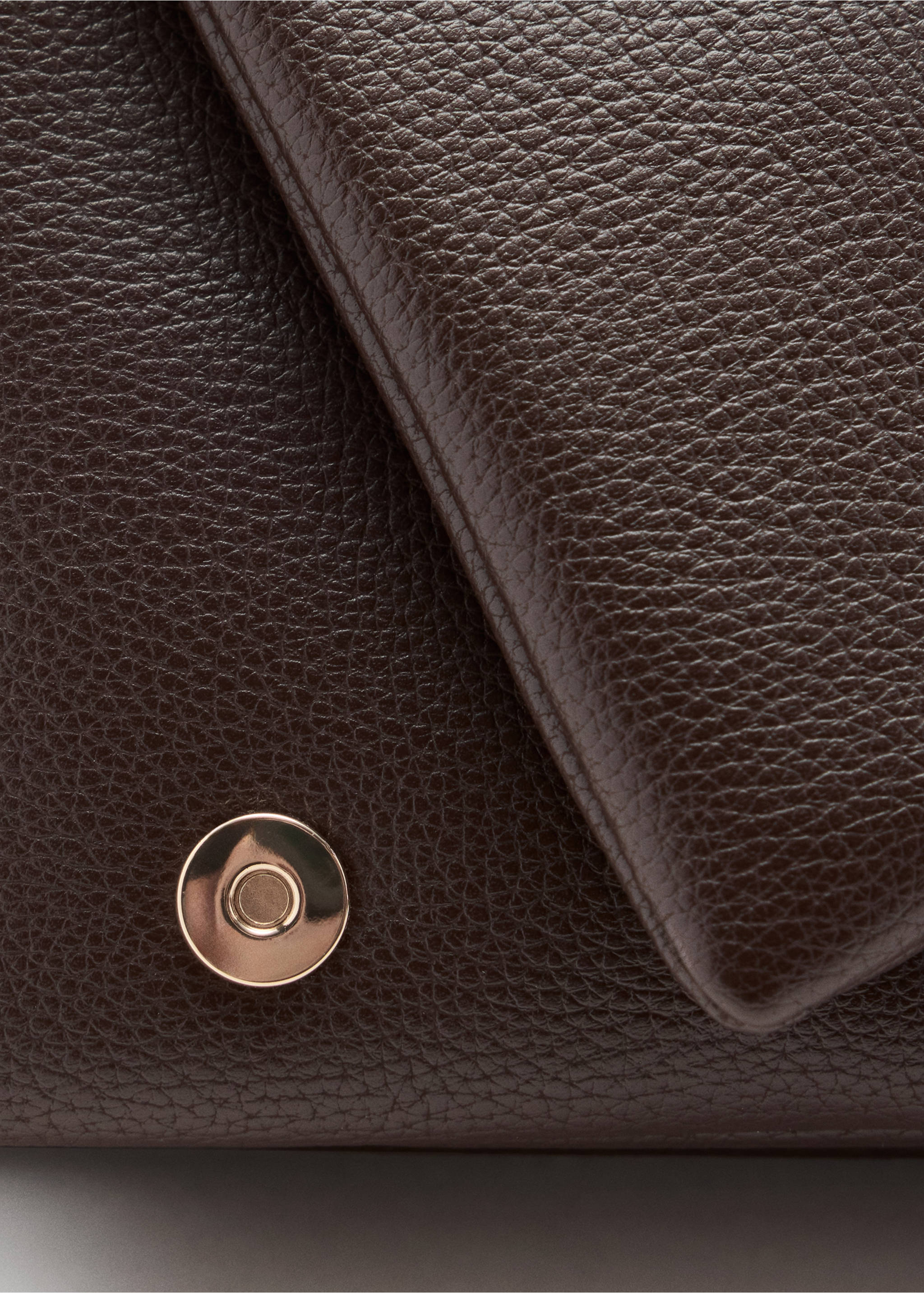 Small crossbody bag - Details of the article 2, Chocolate. Ref: 37084090-00.