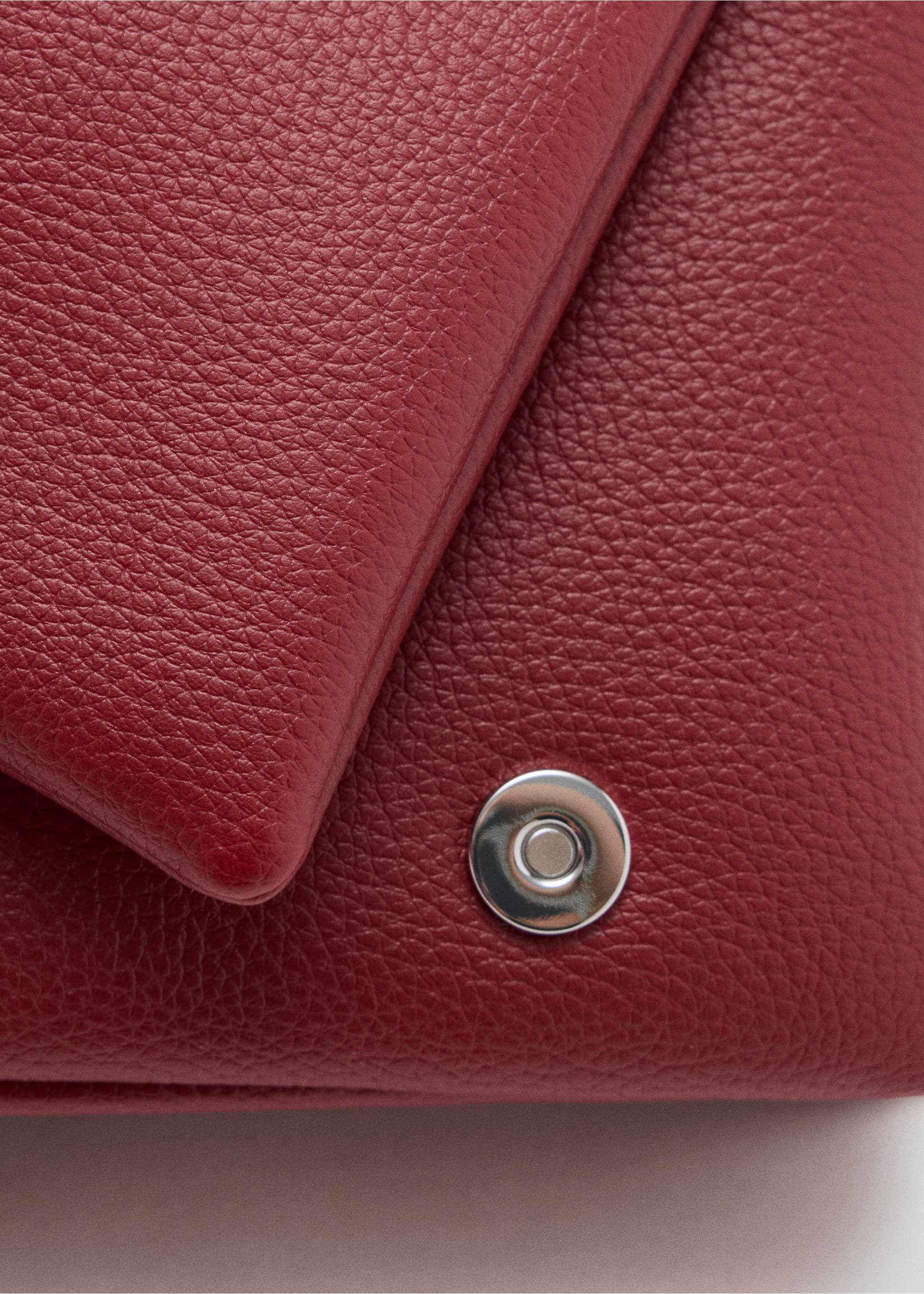 Small crossbody bag - Details of the article 2, Red. Ref: 37084090-00.