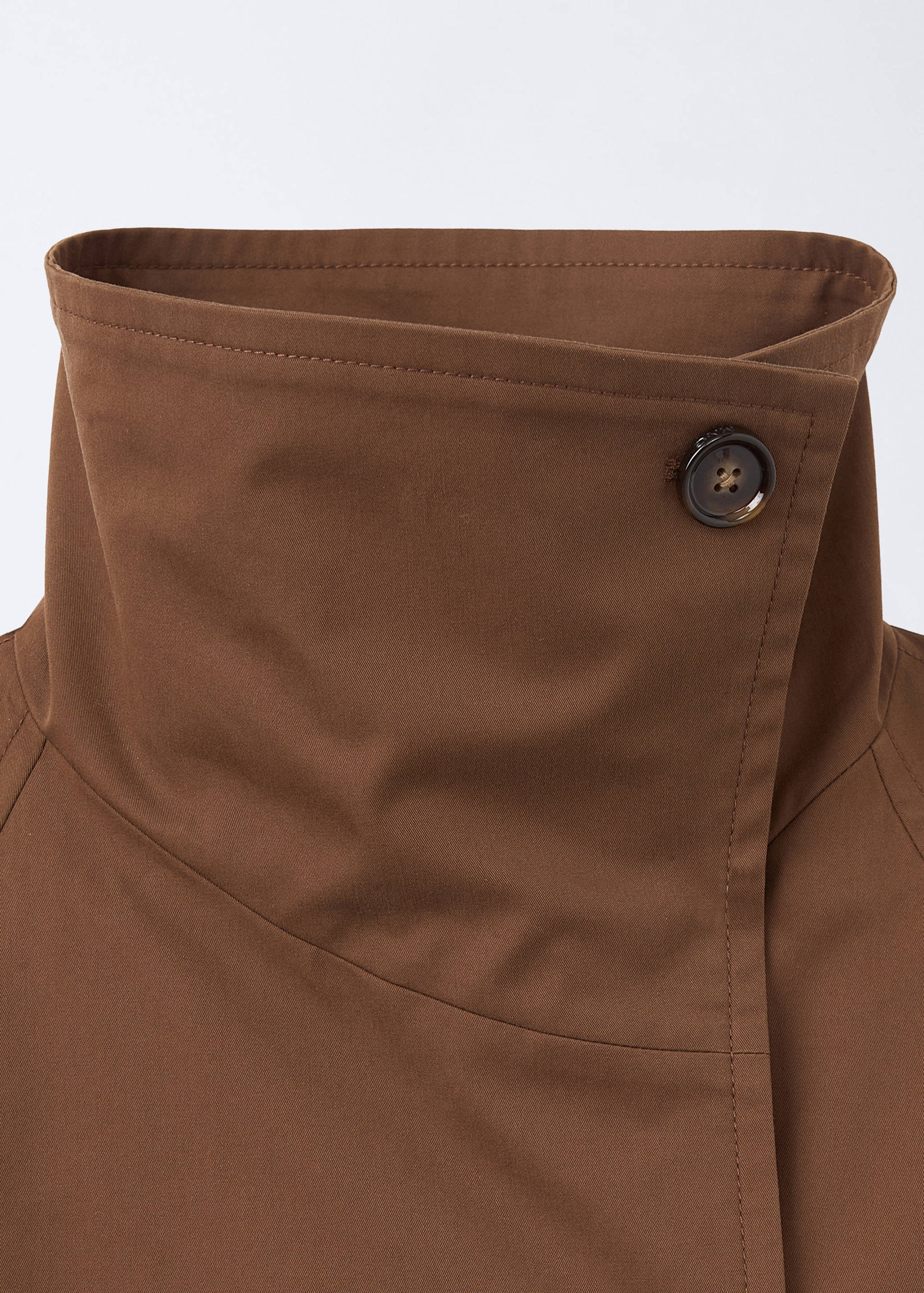 Double-breasted cropped trench coat - Details of the article 8