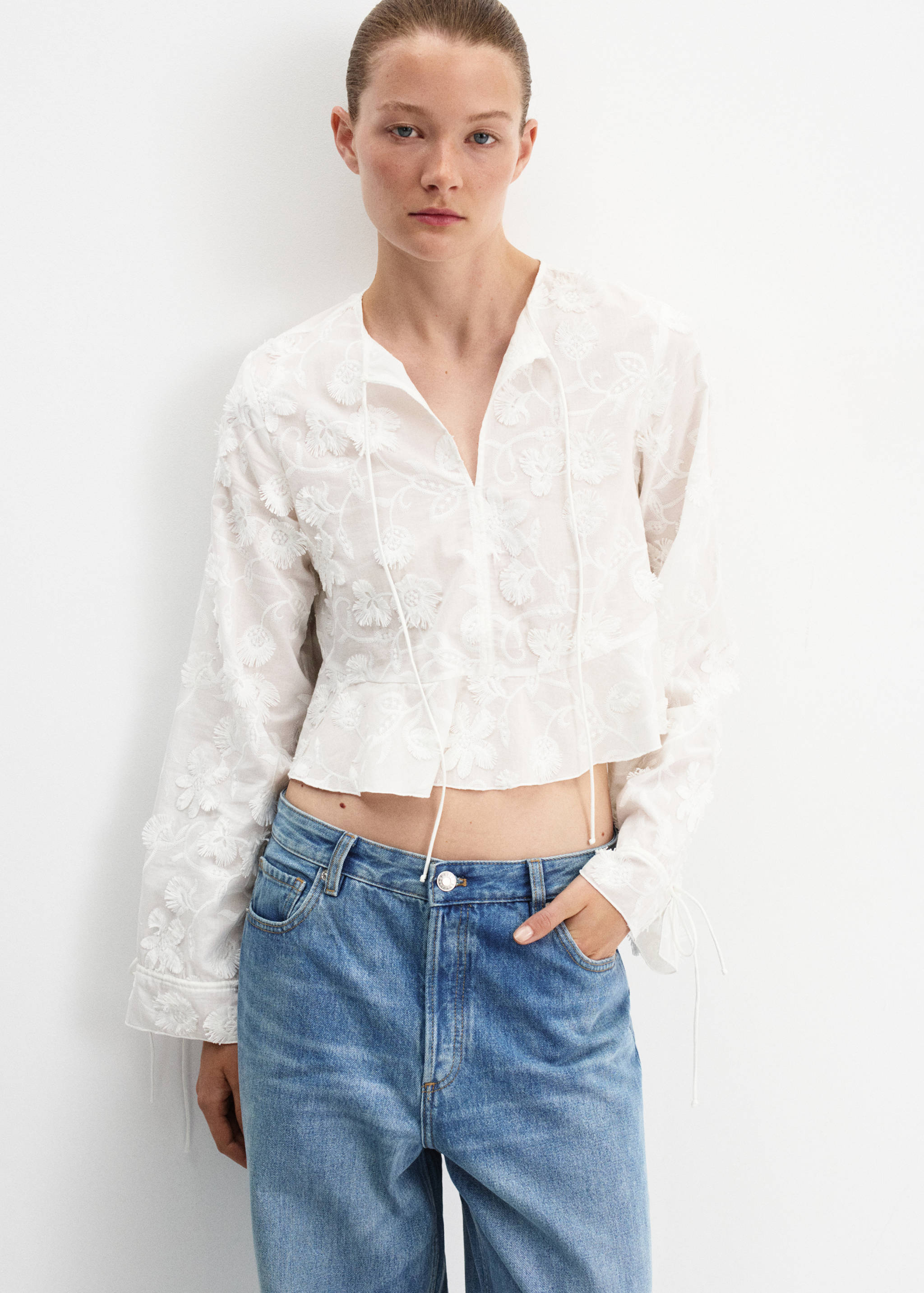 100% cotton blouse with floral embroidery - Medium plane