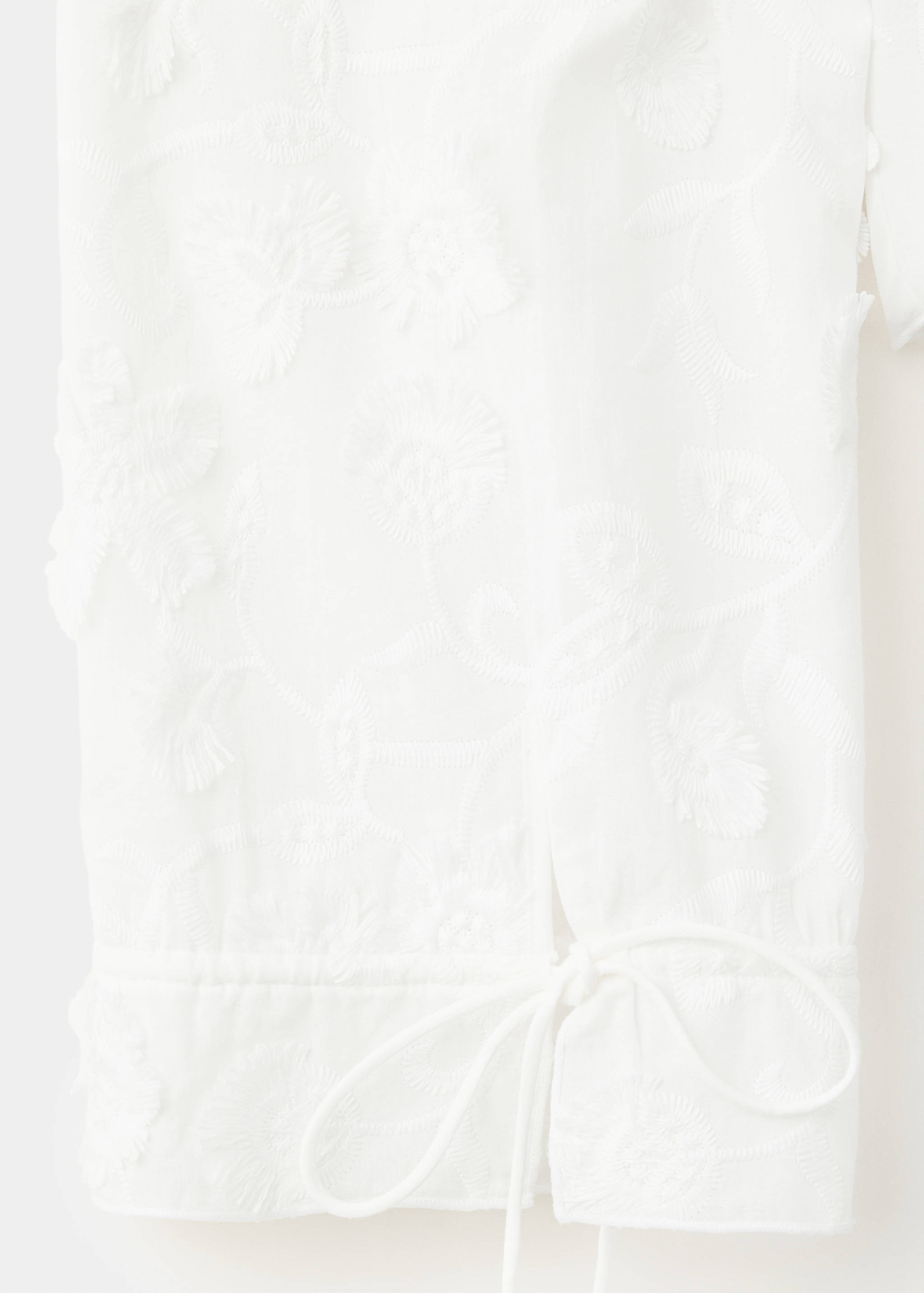100% cotton blouse with floral embroidery - Details of the article 8