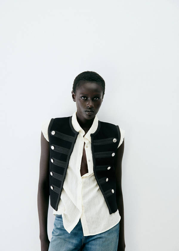 Knitted gilet with buttons — Black