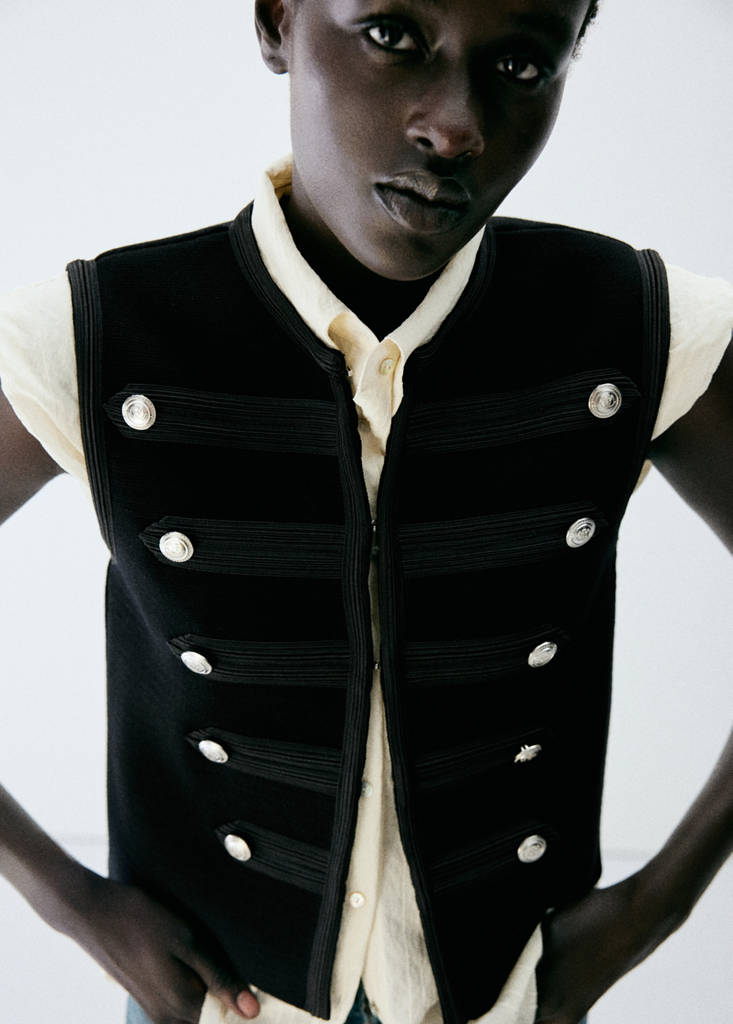 Knitted gilet with buttons — Black