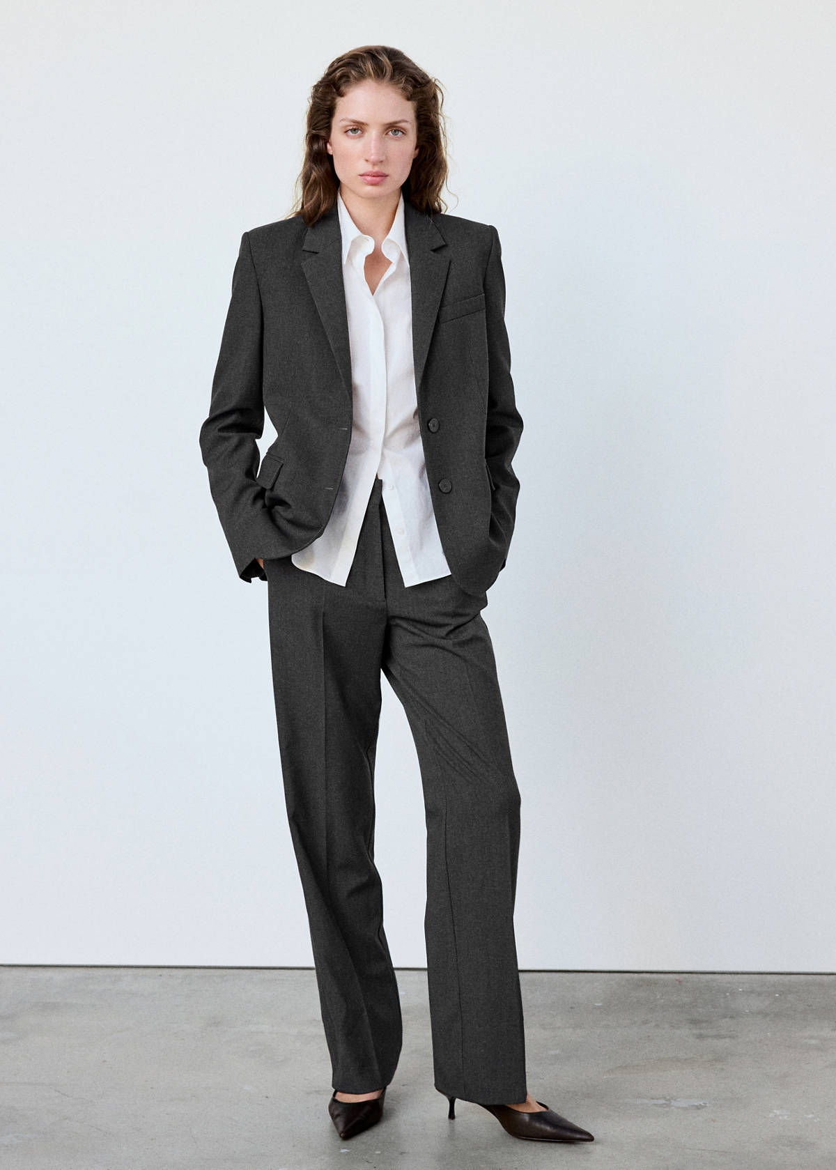 Straight-fit suit trousers — Grey