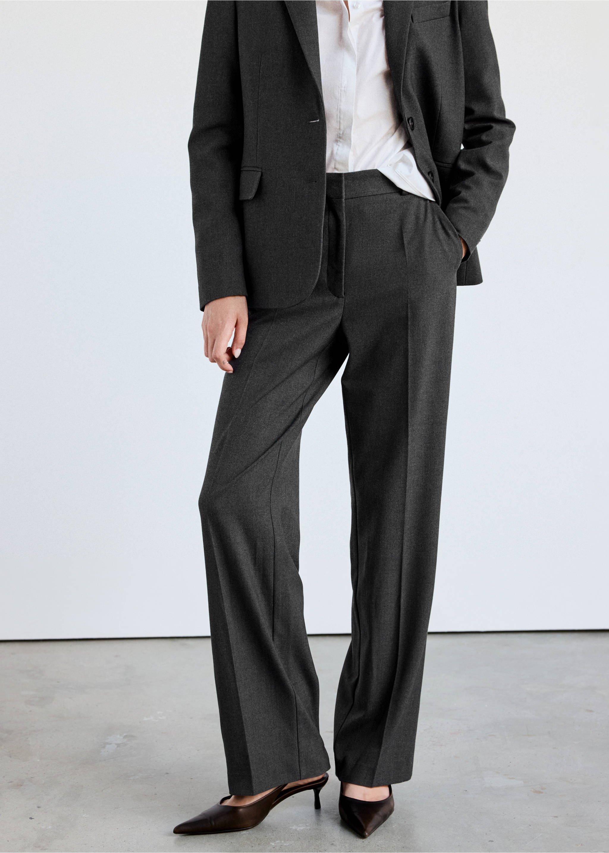 Straight-fit suit trousers - Medium plane, Grey. Ref: 37084111-01.