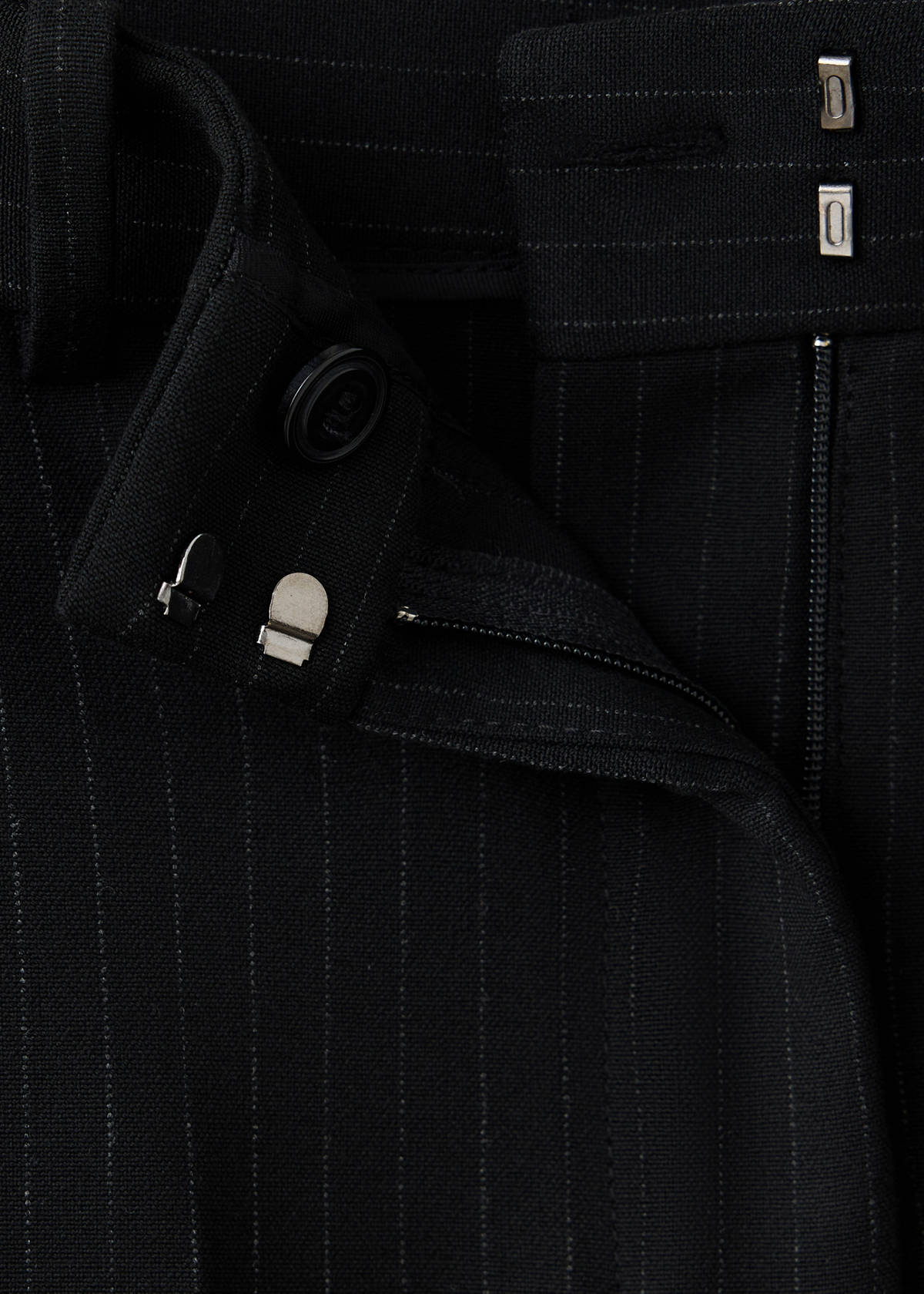 Straight-fit suit trousers — Black