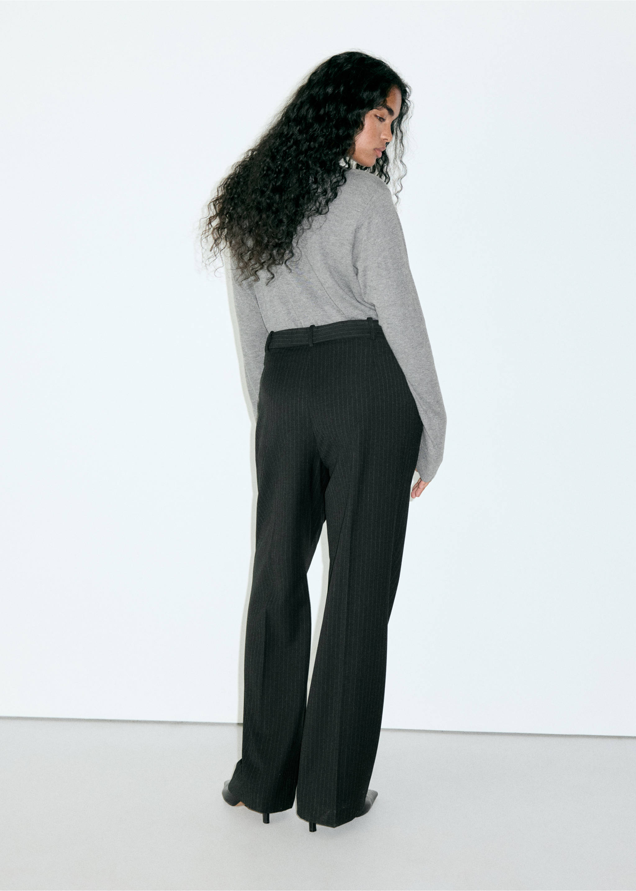 Pantalón traje recto - Detalle del artículo 4, Negro. Ref: 37084111-00.