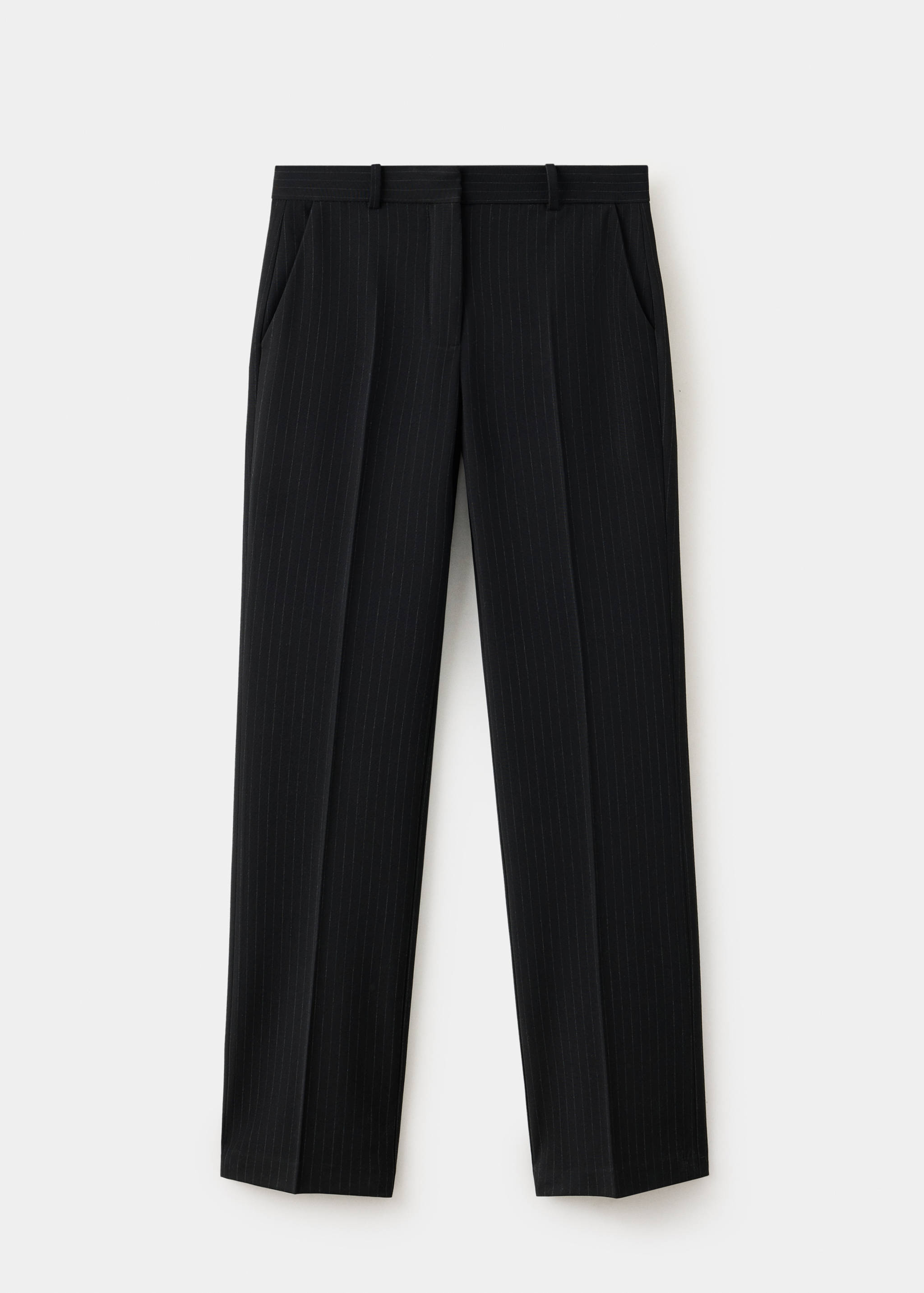 Pantalón negro de rayas diplomáticas con trabillas para cinturón y perneras rectas.
