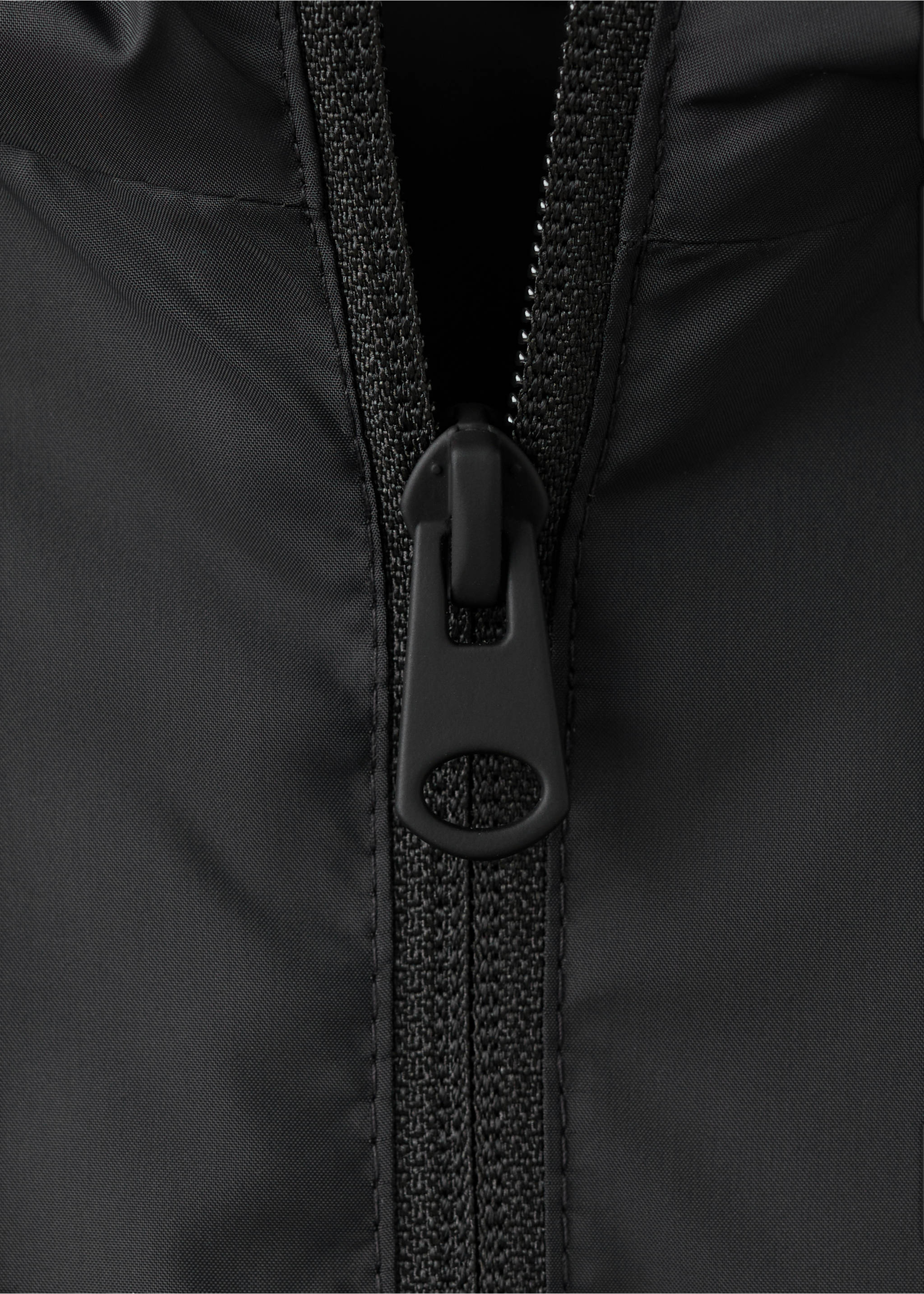 Anorak pepe - Details of the article 8, Black. Ref: 37084400-00.