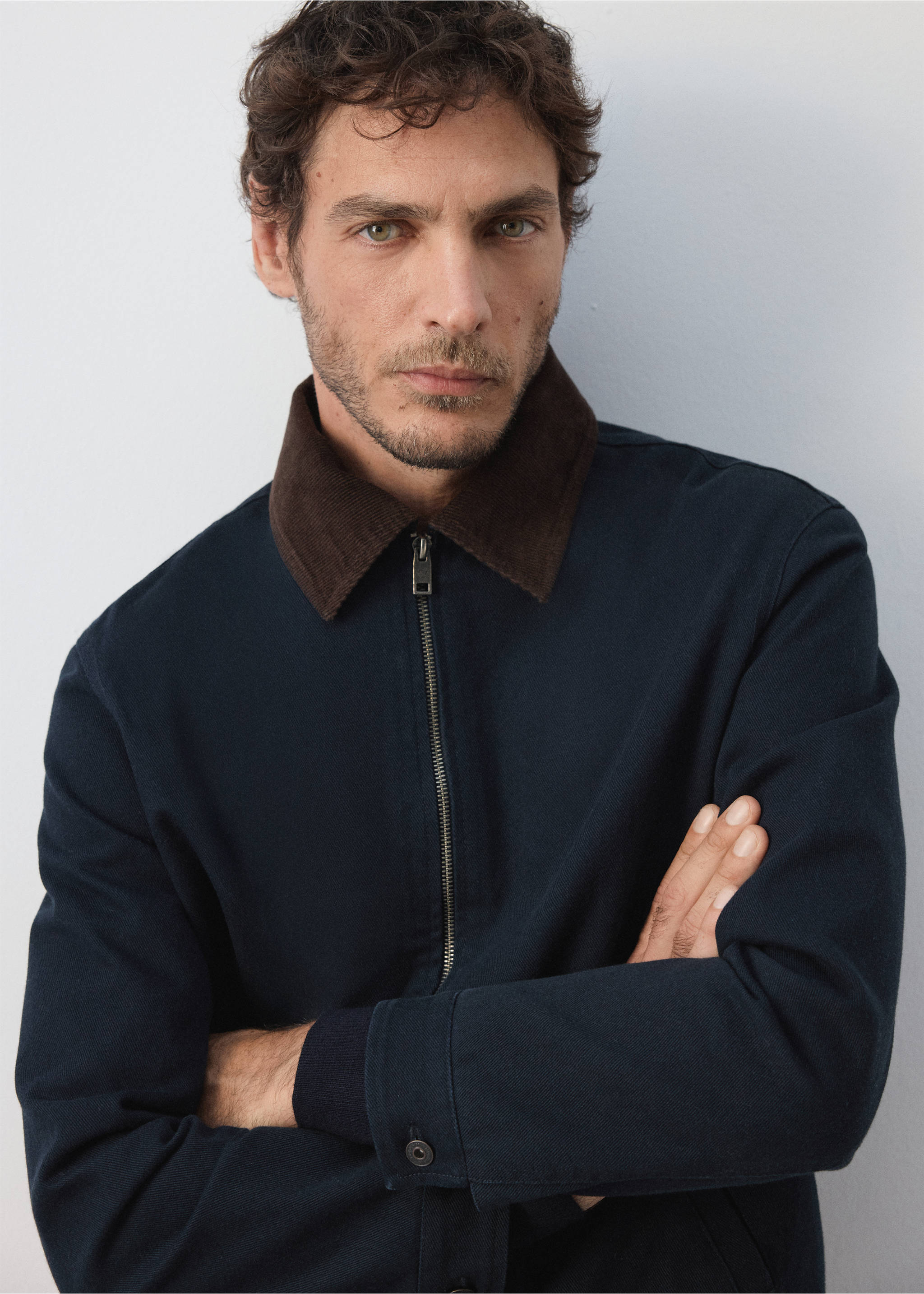 Corduroy collar denim jacket - Details of the article 1, Navy. Ref: 37084403-00.
