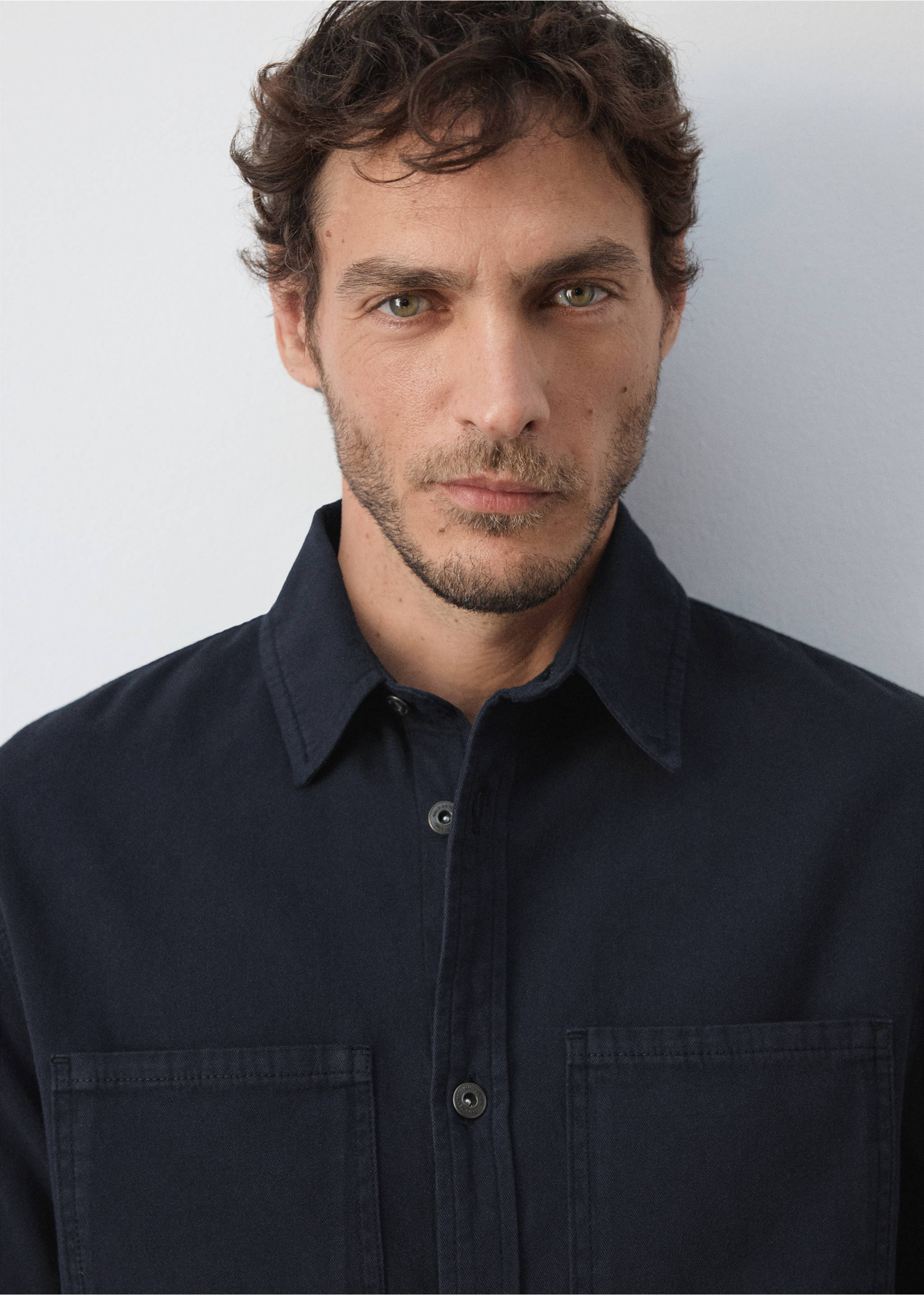 Denim overshirt pockets - Details of the article 1, Navy. Ref: 37084404-00.